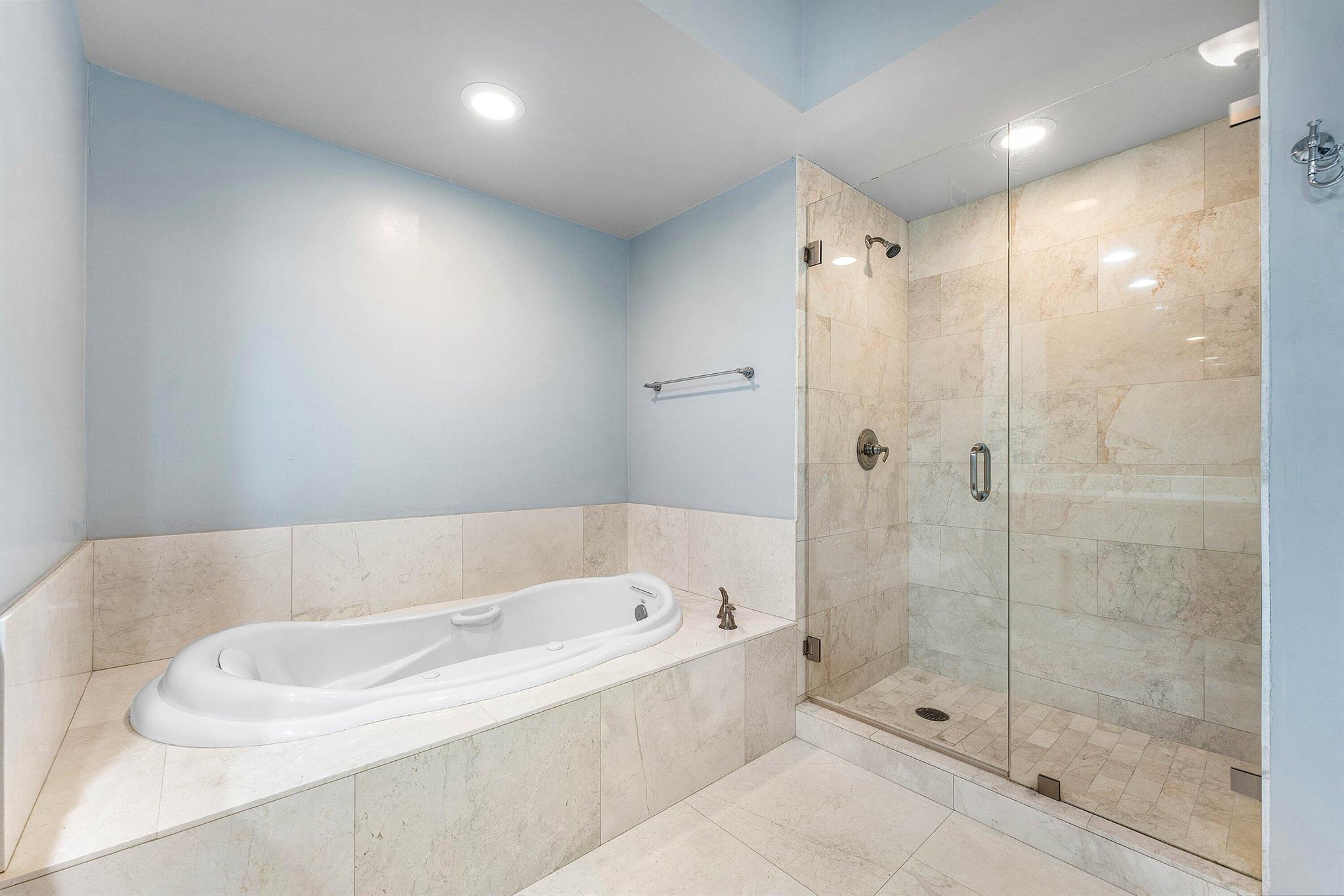 MARINA GRANDE RIVIERA BEA - Residential