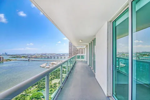 1800 N Bayshore Drive Unit 2205, Miami, FL MLS: R11080986