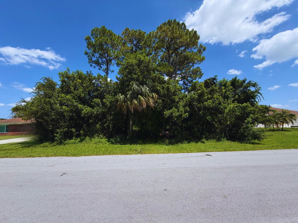 Photo of 2871 SW LUCERNE Street, Port Saint Lucie, FL 34953 (MLS # B26065047)