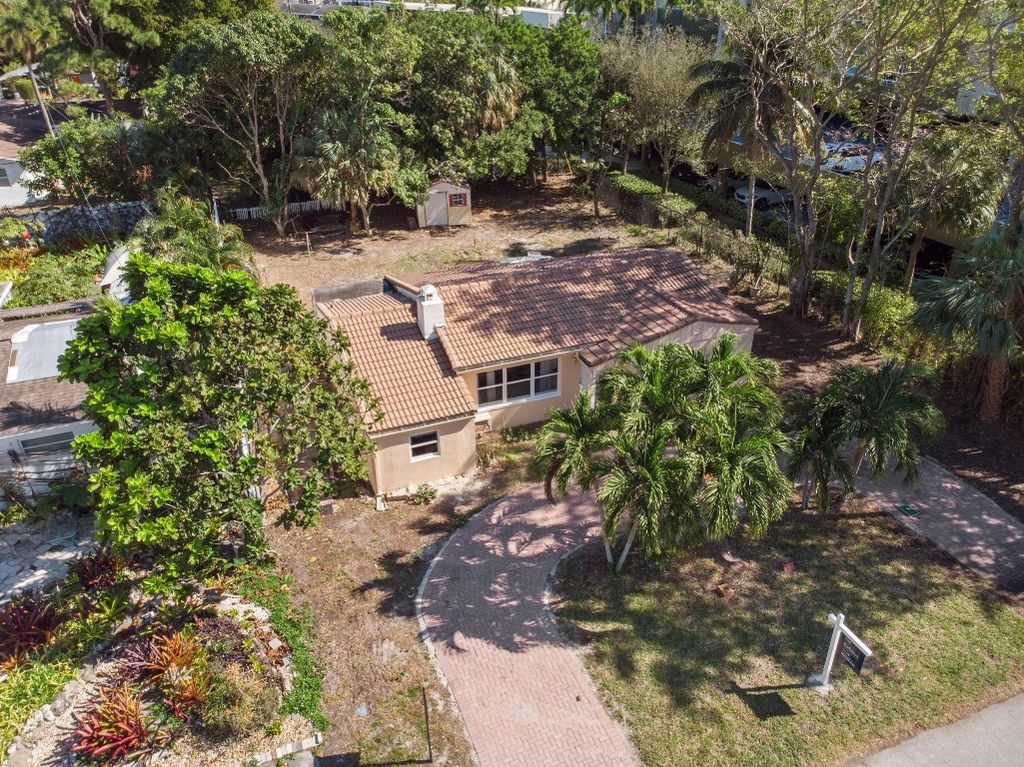 Photo of 2420 NE 7th Avenue, Wilton Manors, FL 33305 (MLS # F10548599)