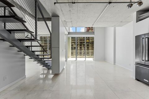 690 SW 1st Ct 3114 Miami FL 33130