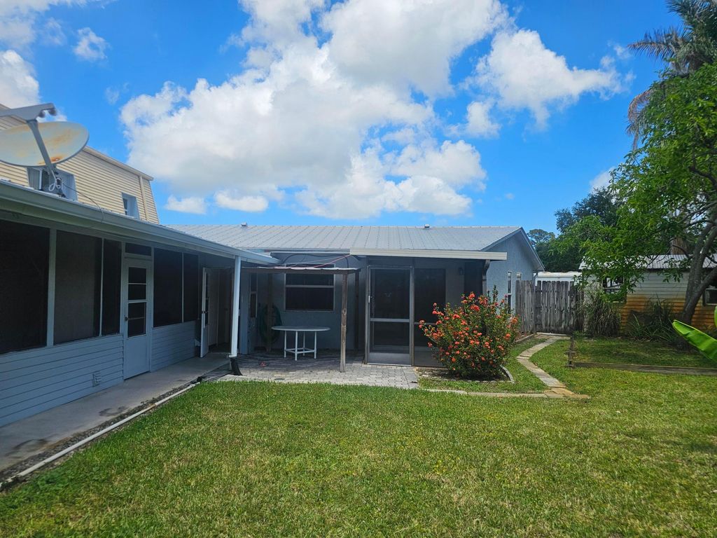 Photo of 903 NW Spruce Ridge Drive #4, Stuart, FL 34994 (MLS # B26021731)