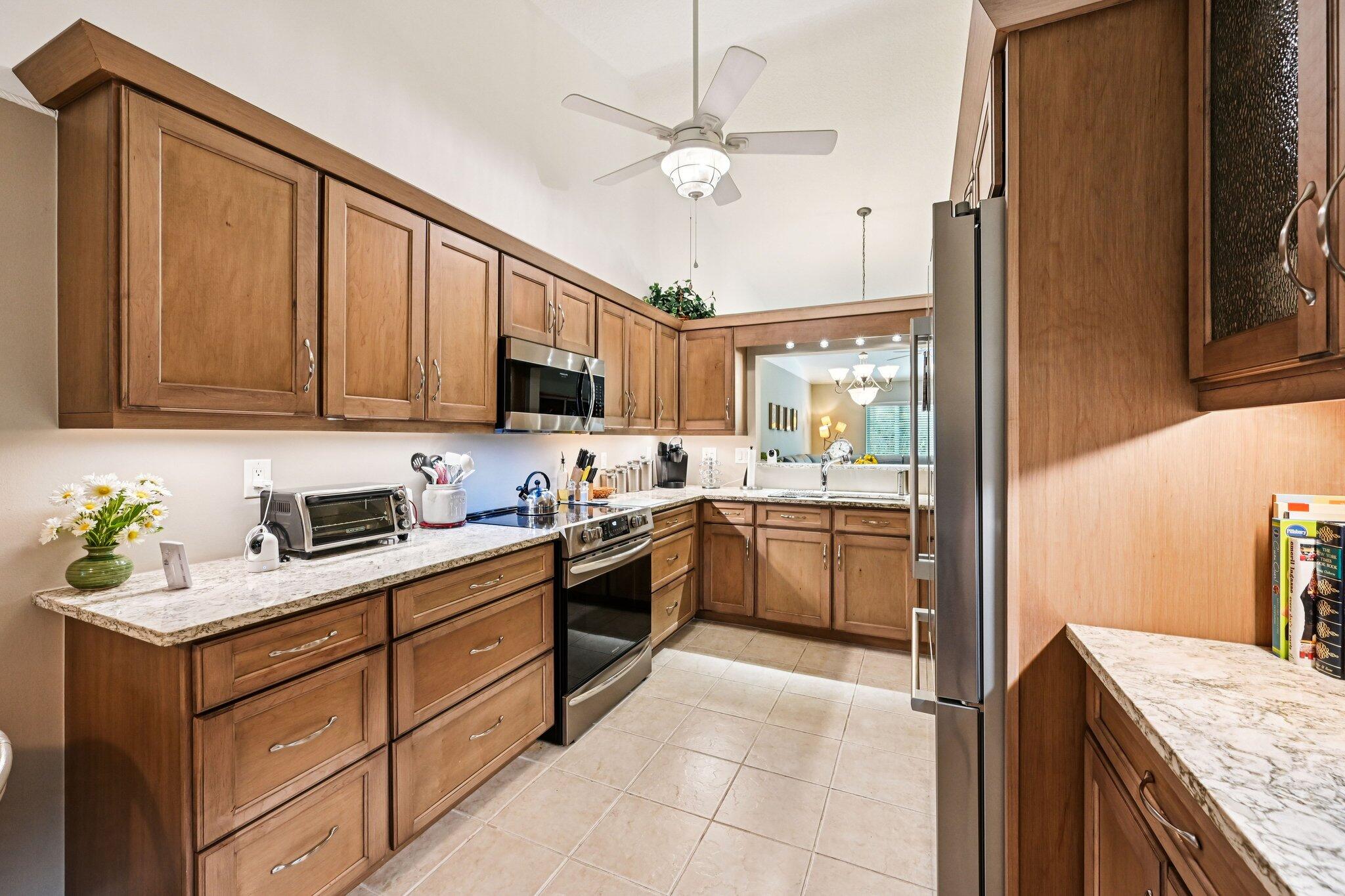 JENSEN BEACH GOLF AND COUNTRY CLUB - Residential