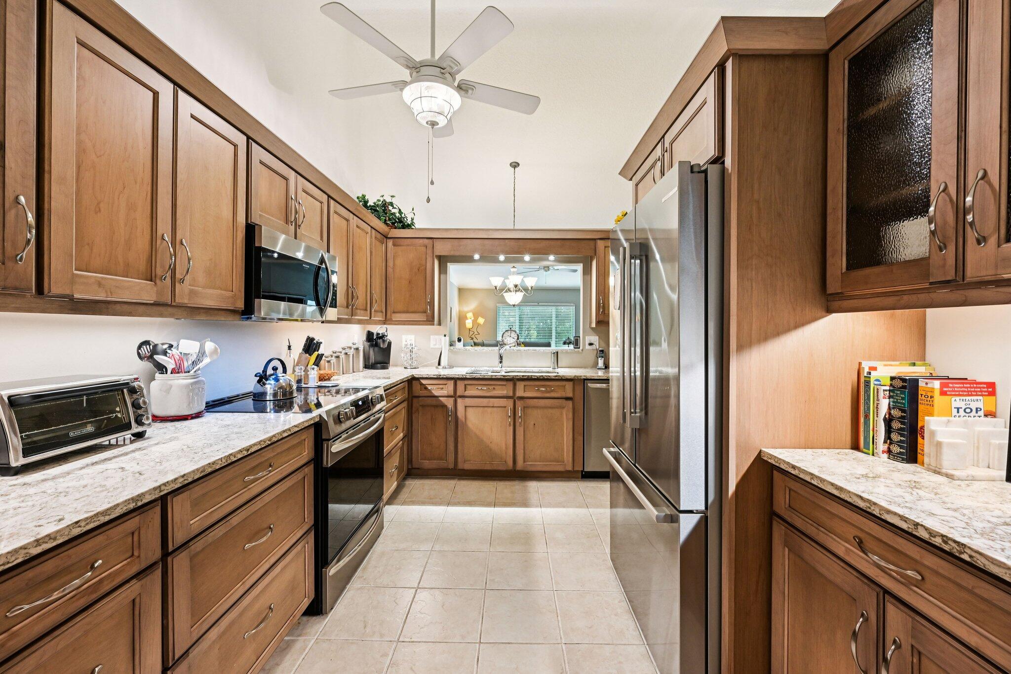 272 NW Broken Oak Trail