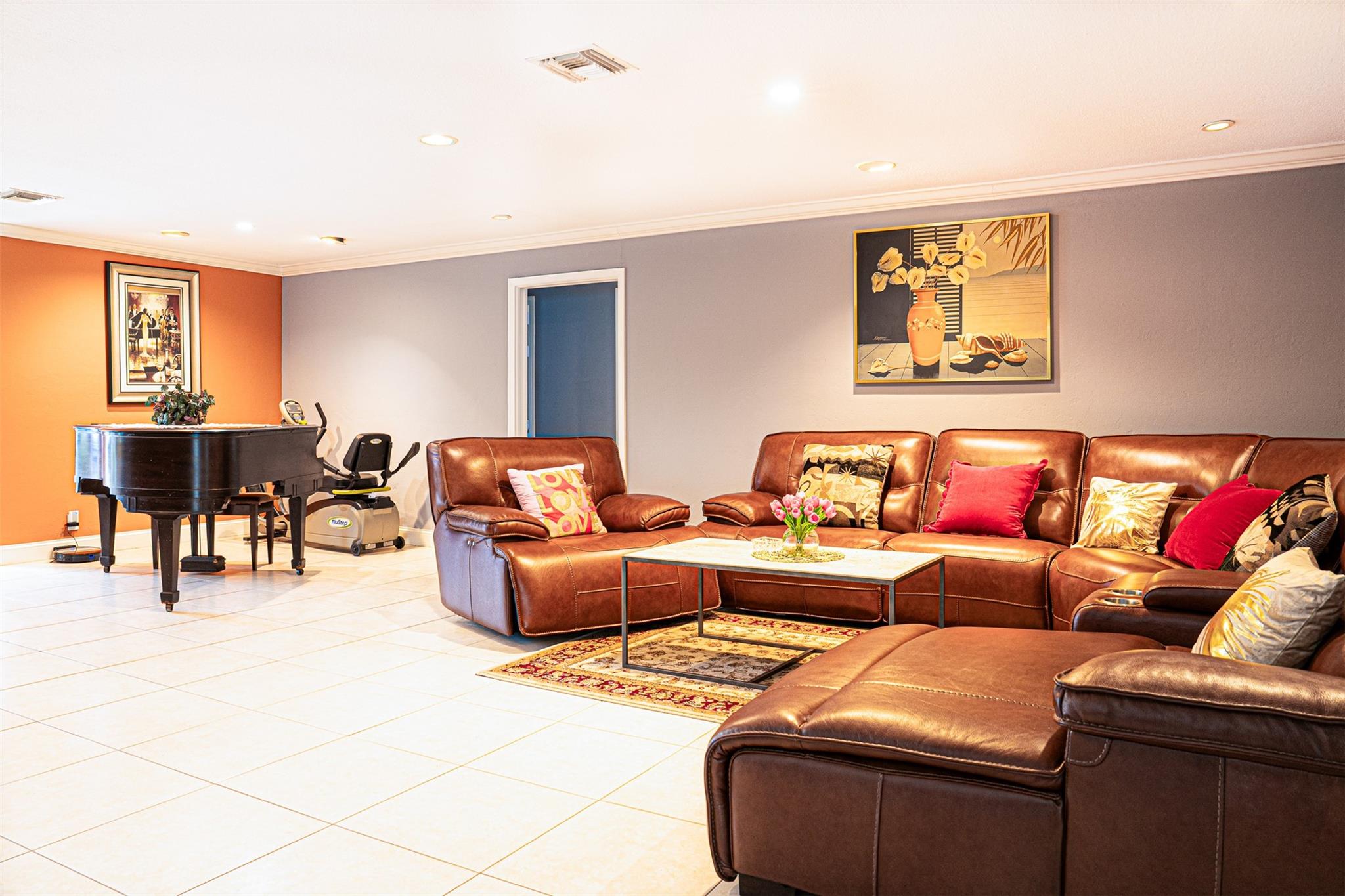 4131 Bayview Dr