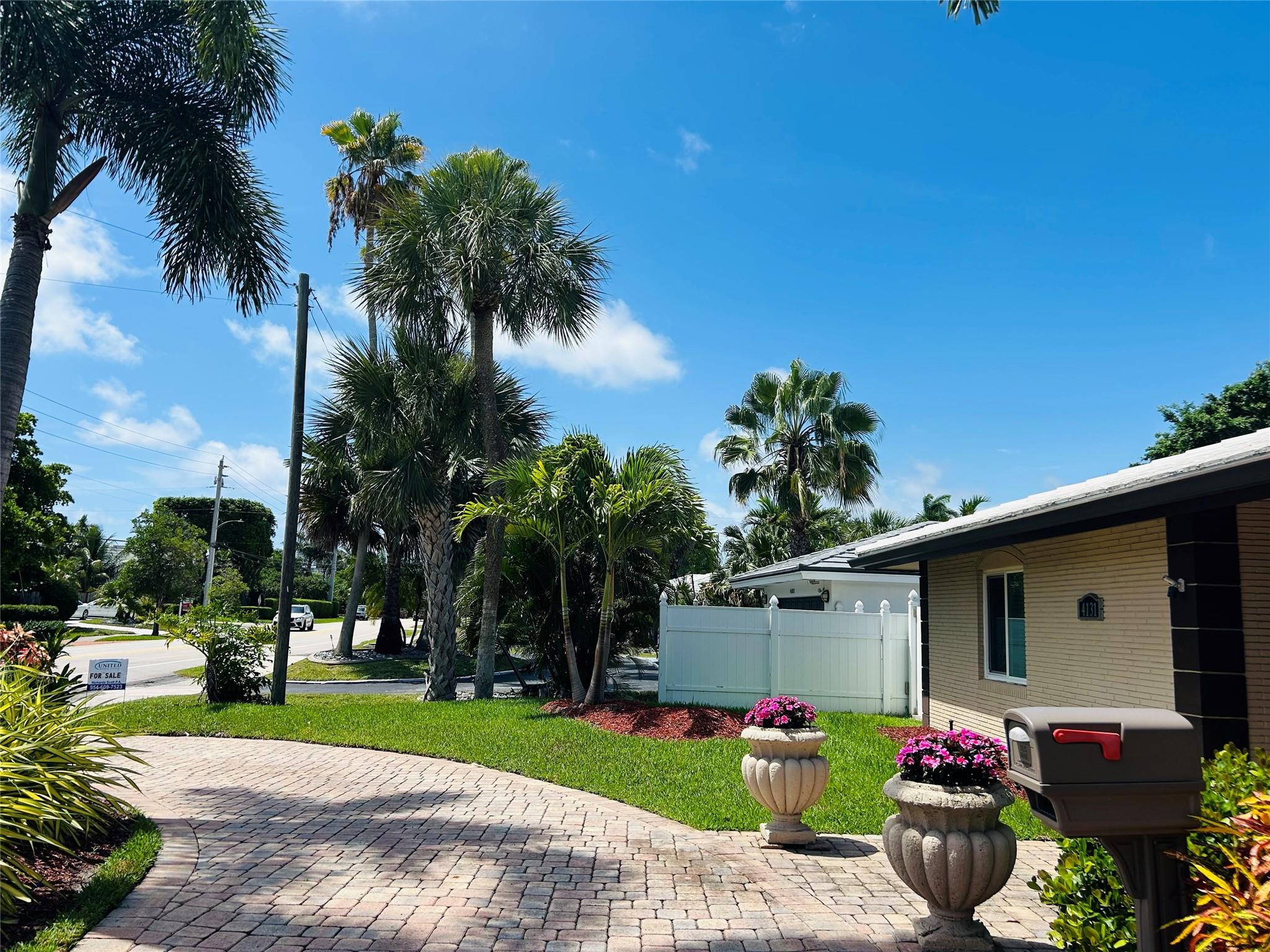 4131 Bayview Dr