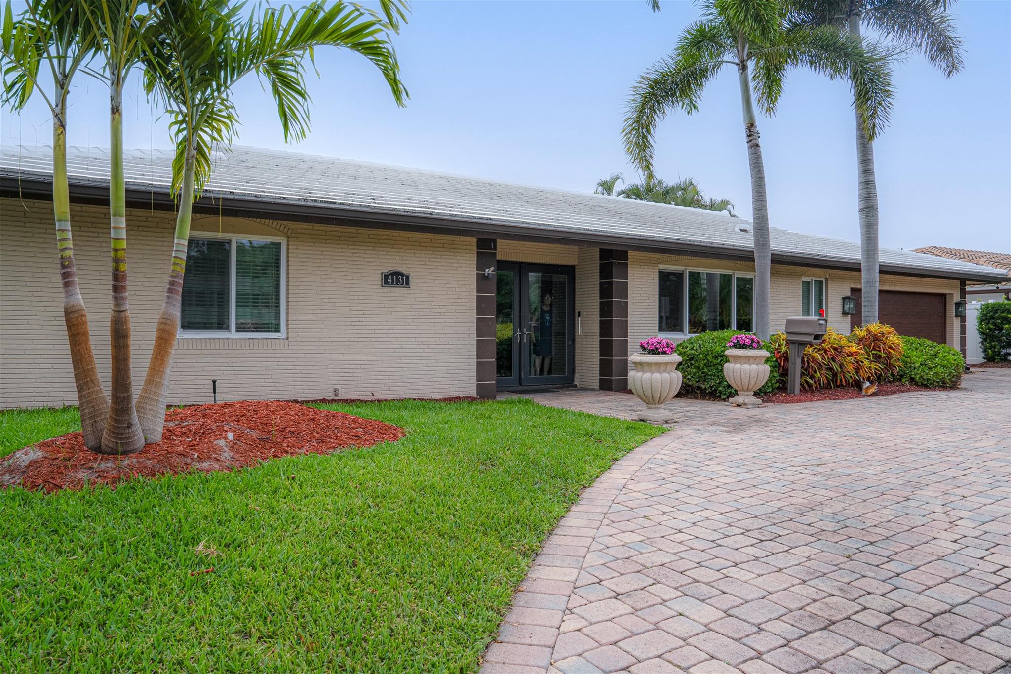 4131 Bayview Dr