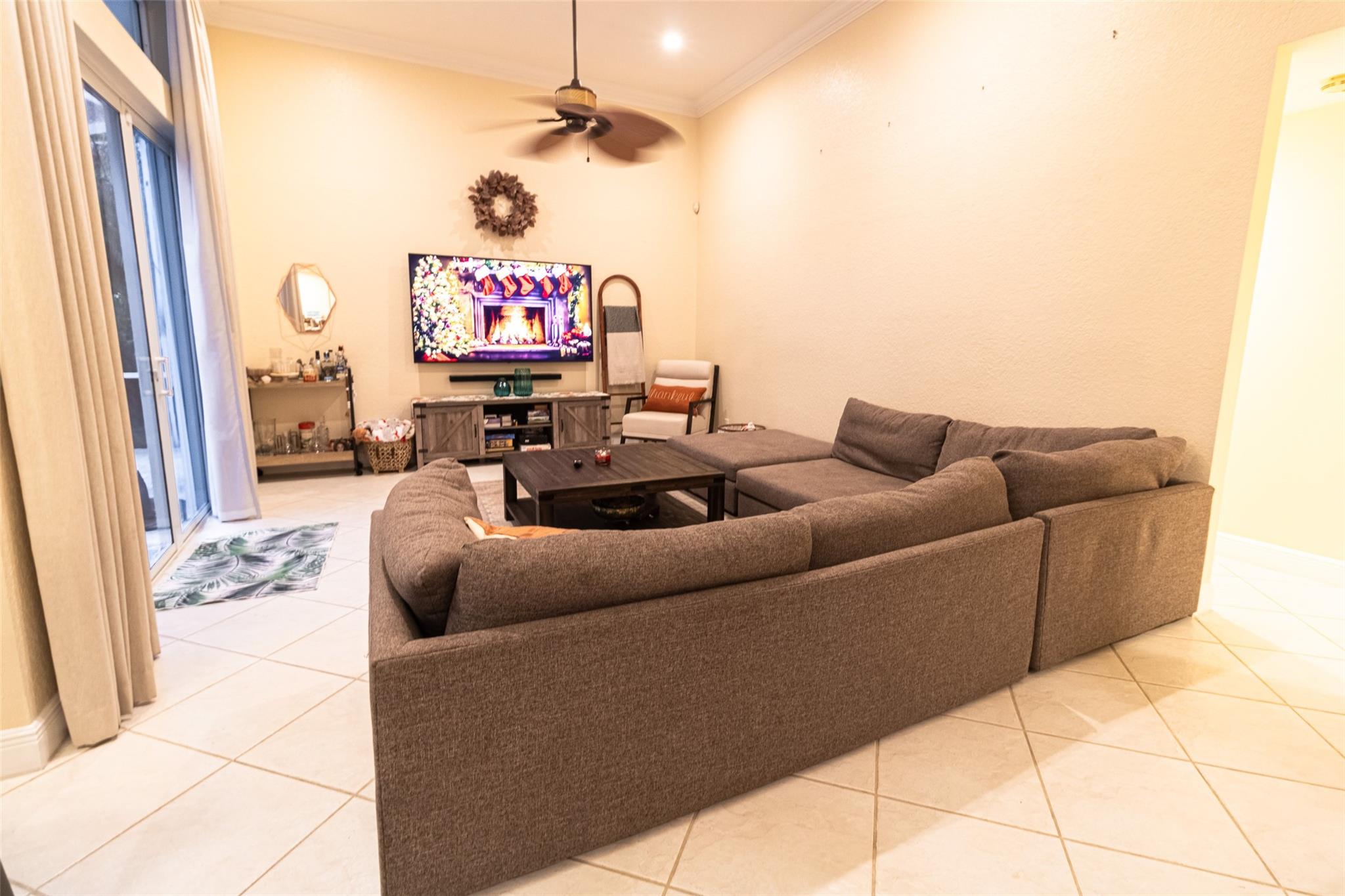 Kensington 146-39 B - Residential