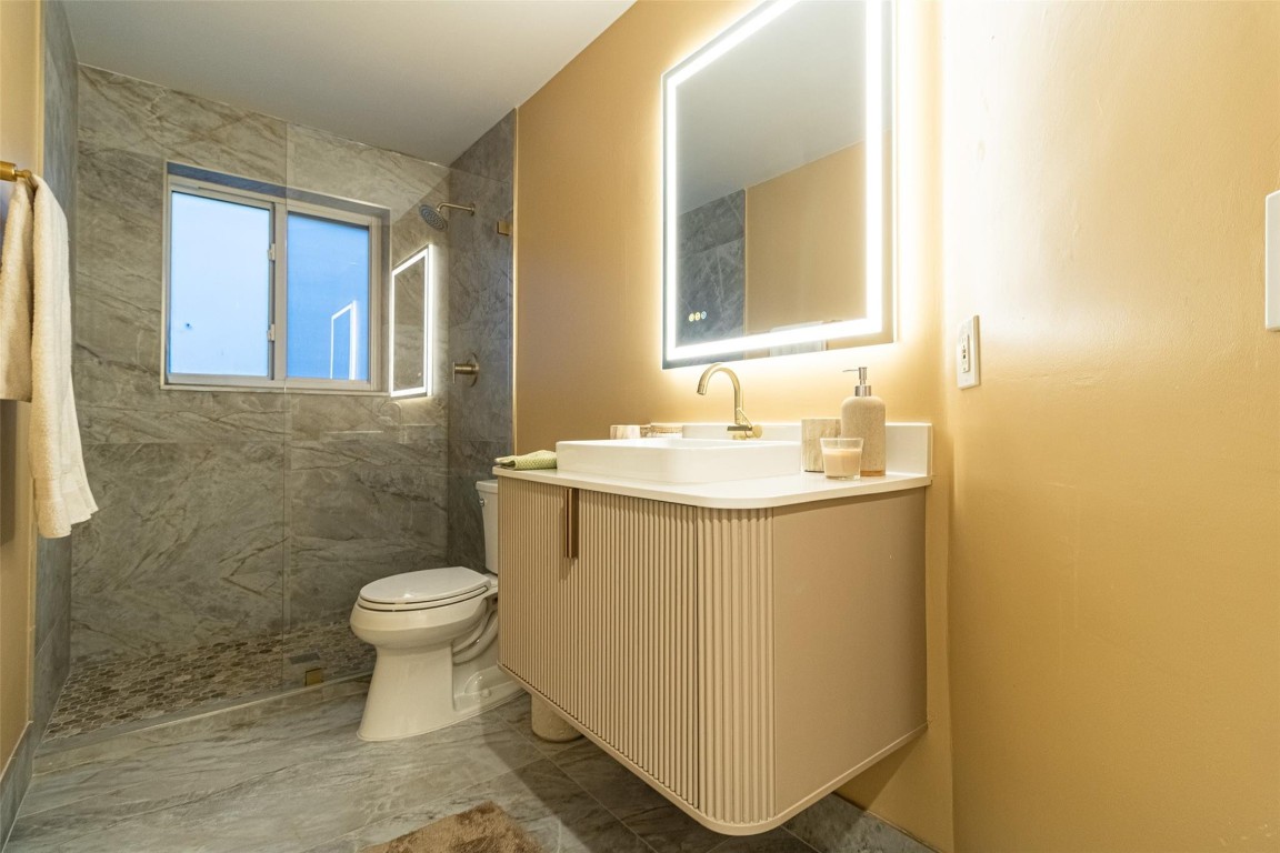 Kensington 146-39 B - Residential