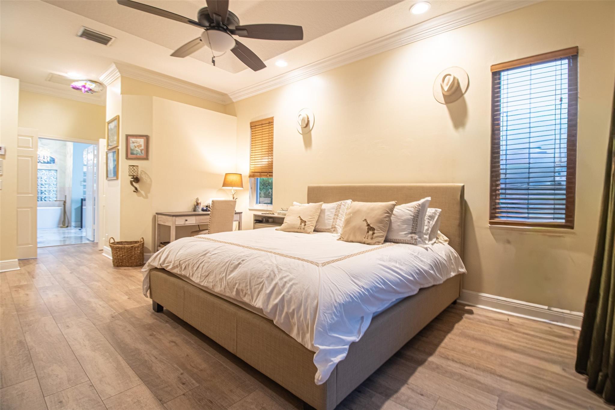 Kensington 146-39 B - Residential