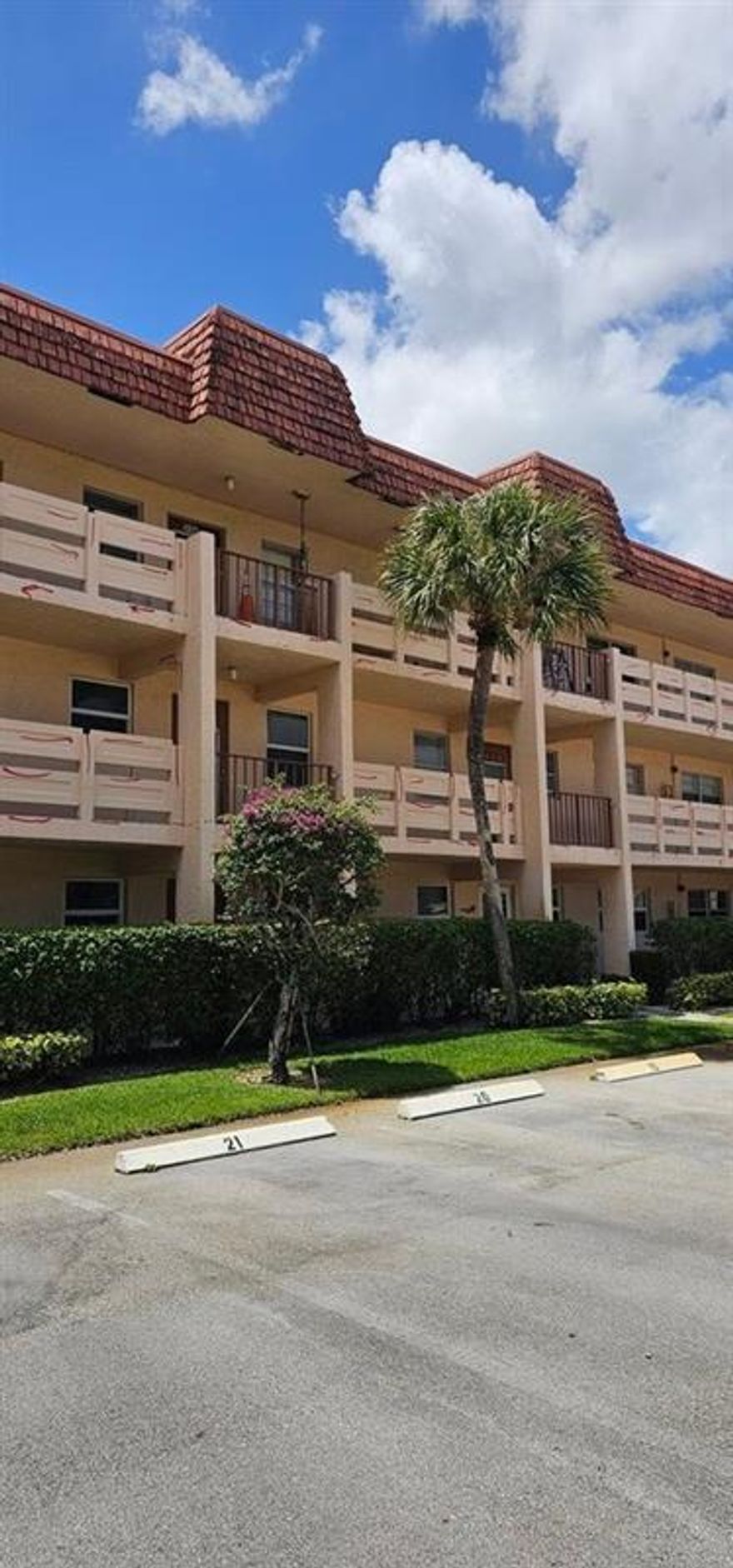Perfectly positioned in the heart of Delray Beach, this is an unbeatable opportunity to own in the desirable Bonaire Village community. Just minutes from shopping, dining, entertainment, major highways, medical centers, and South Florida's beautiful beaches. Spacious 3rd-floor unit ready for your personal touches and vision. Enjoy a vibrant community with fantastic amenities and an active lifestyle. Priced at ONLY $70,000, this is one of the best values in Delray Beach—don't miss out!