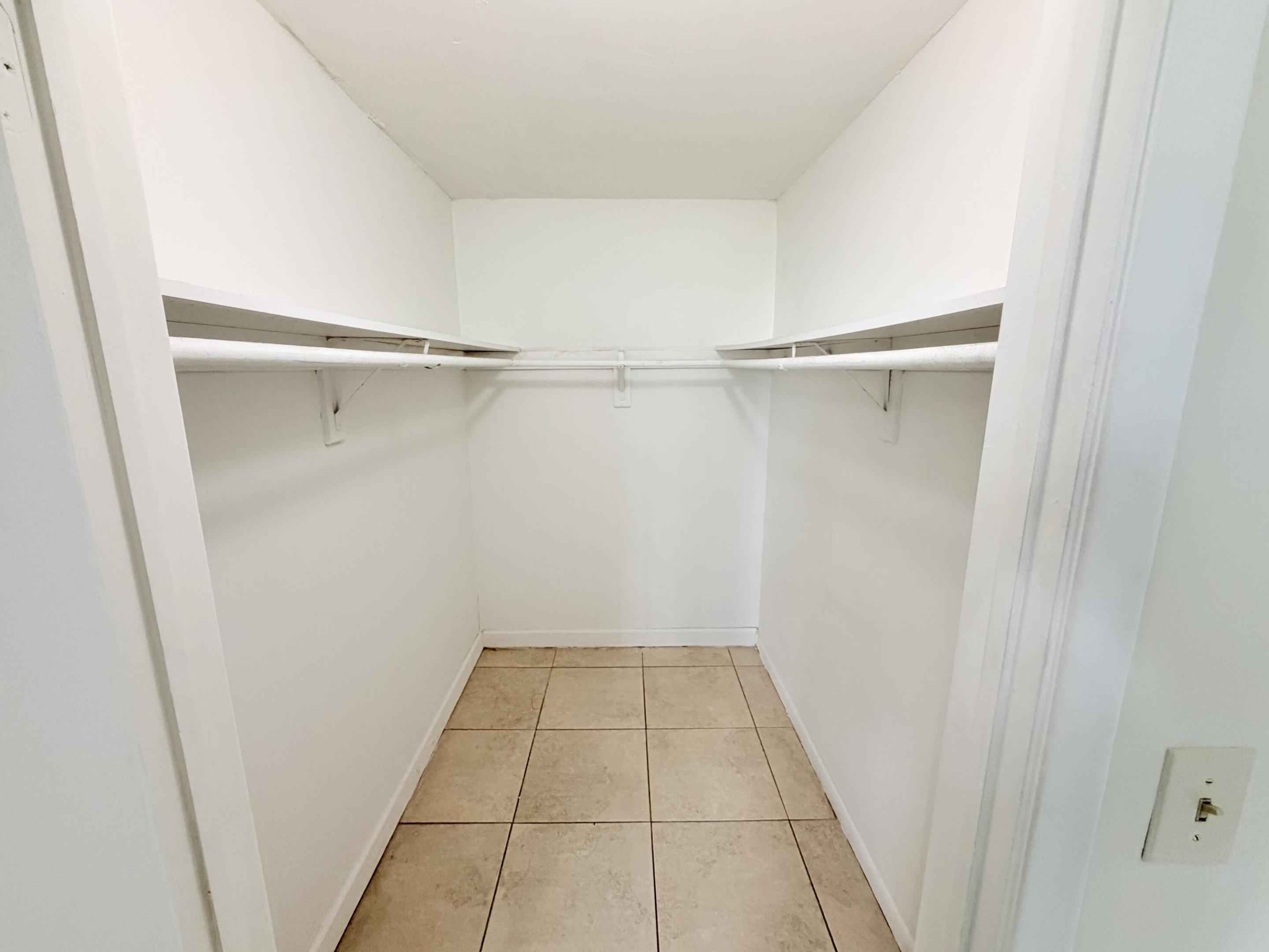 PRESIDENTIAL GOLFVIEW CONDO - Residential Lease