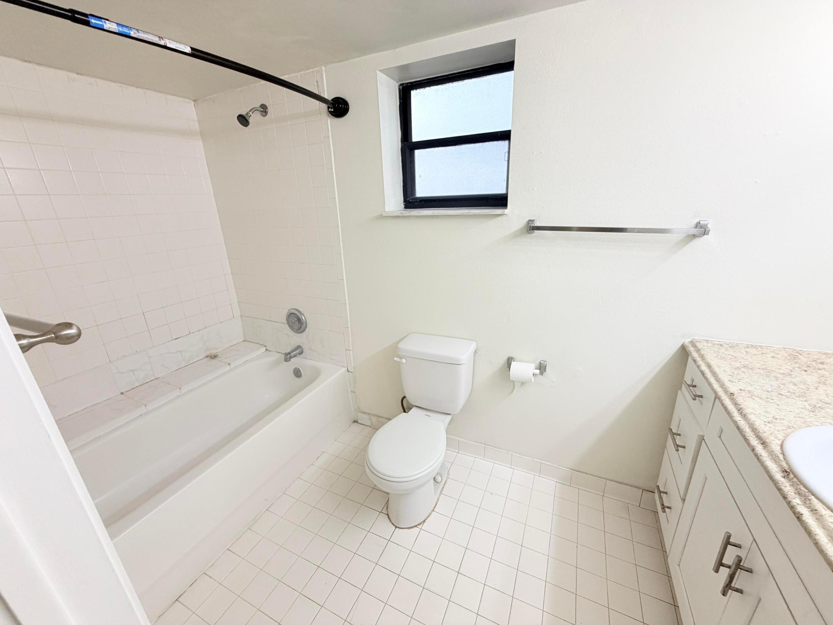 PRESIDENTIAL GOLFVIEW CONDO - Residential Lease