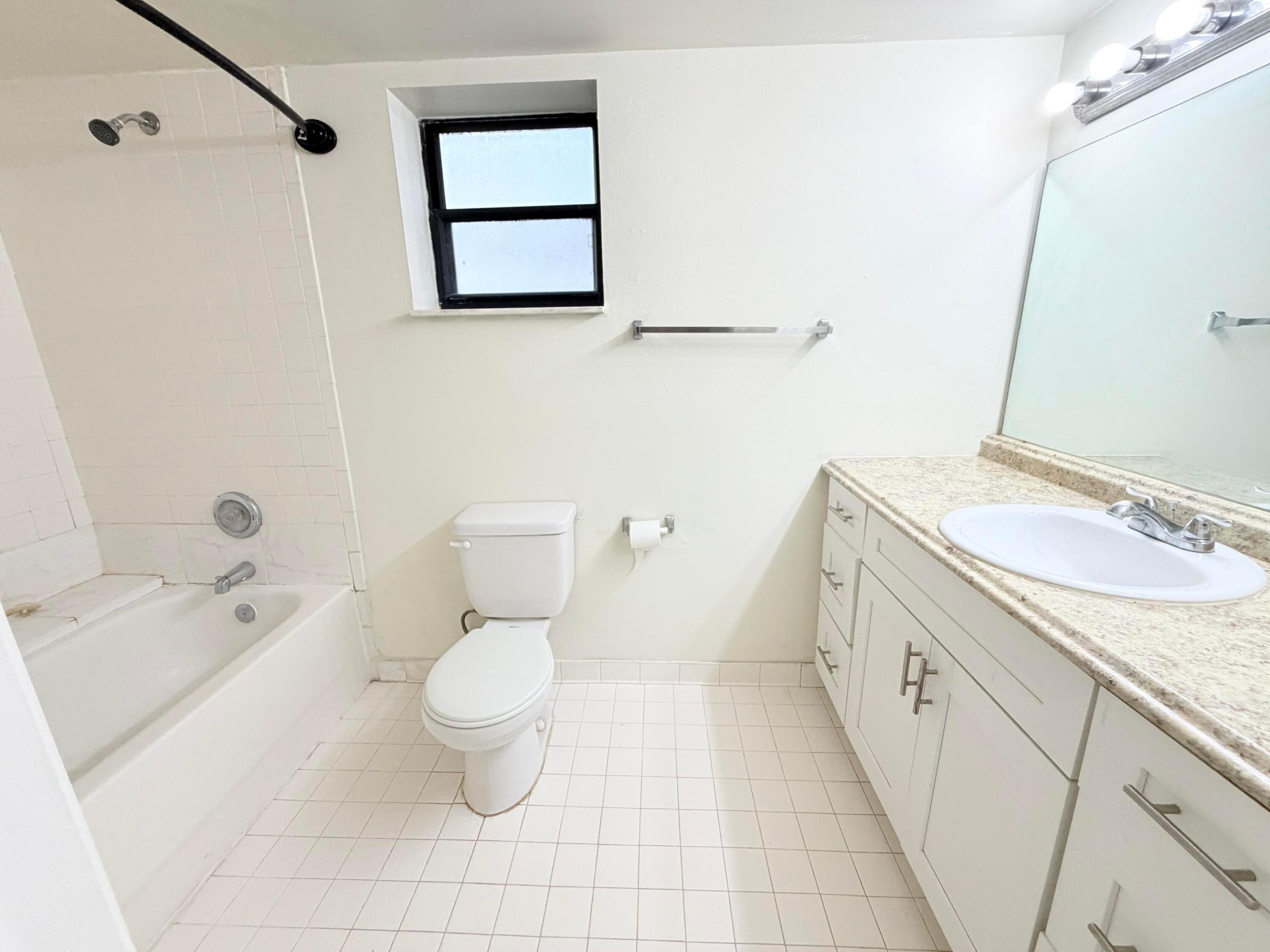 PRESIDENTIAL GOLFVIEW CONDO - Residential Lease