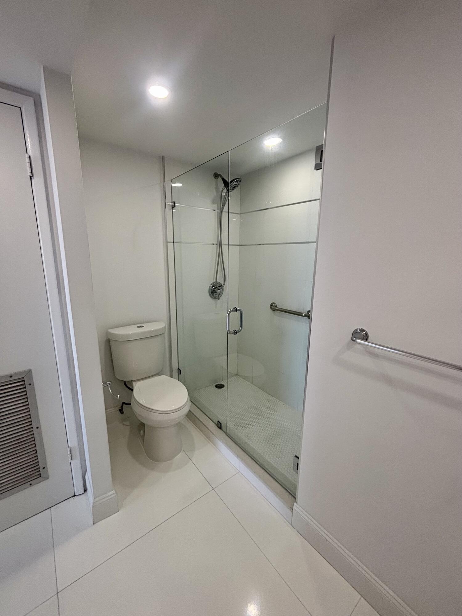 POMPANO BEACH CLUB CONDO - Residential Lease
