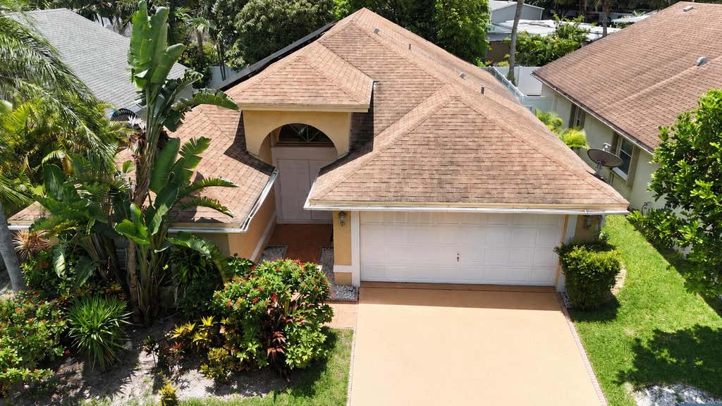 Photo of 1059 Fairfax Circle W, Boynton Beach, FL 33436 (MLS # B26040372)