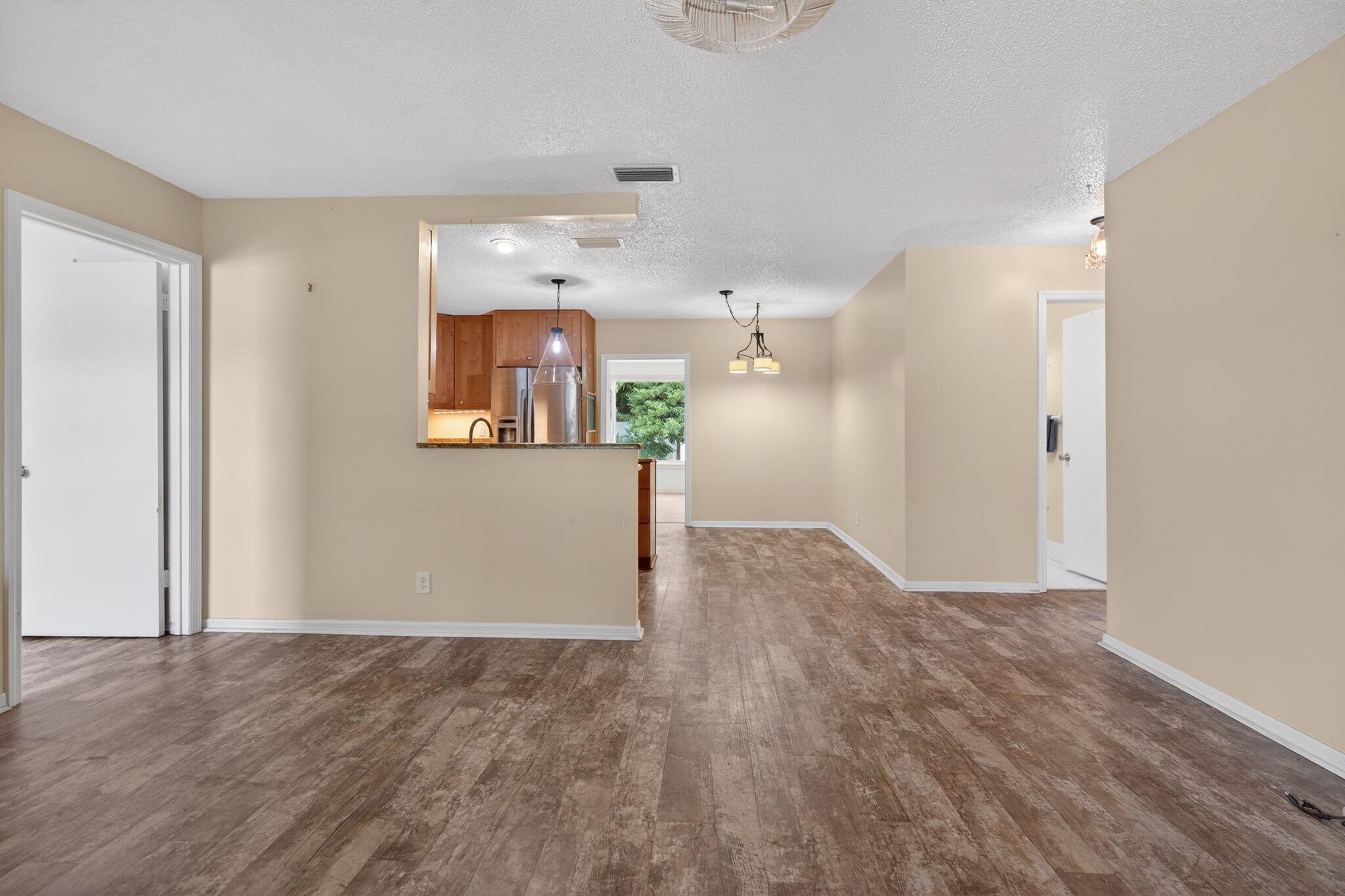 EASTRIDGE ESTATES / Hobe - Residential