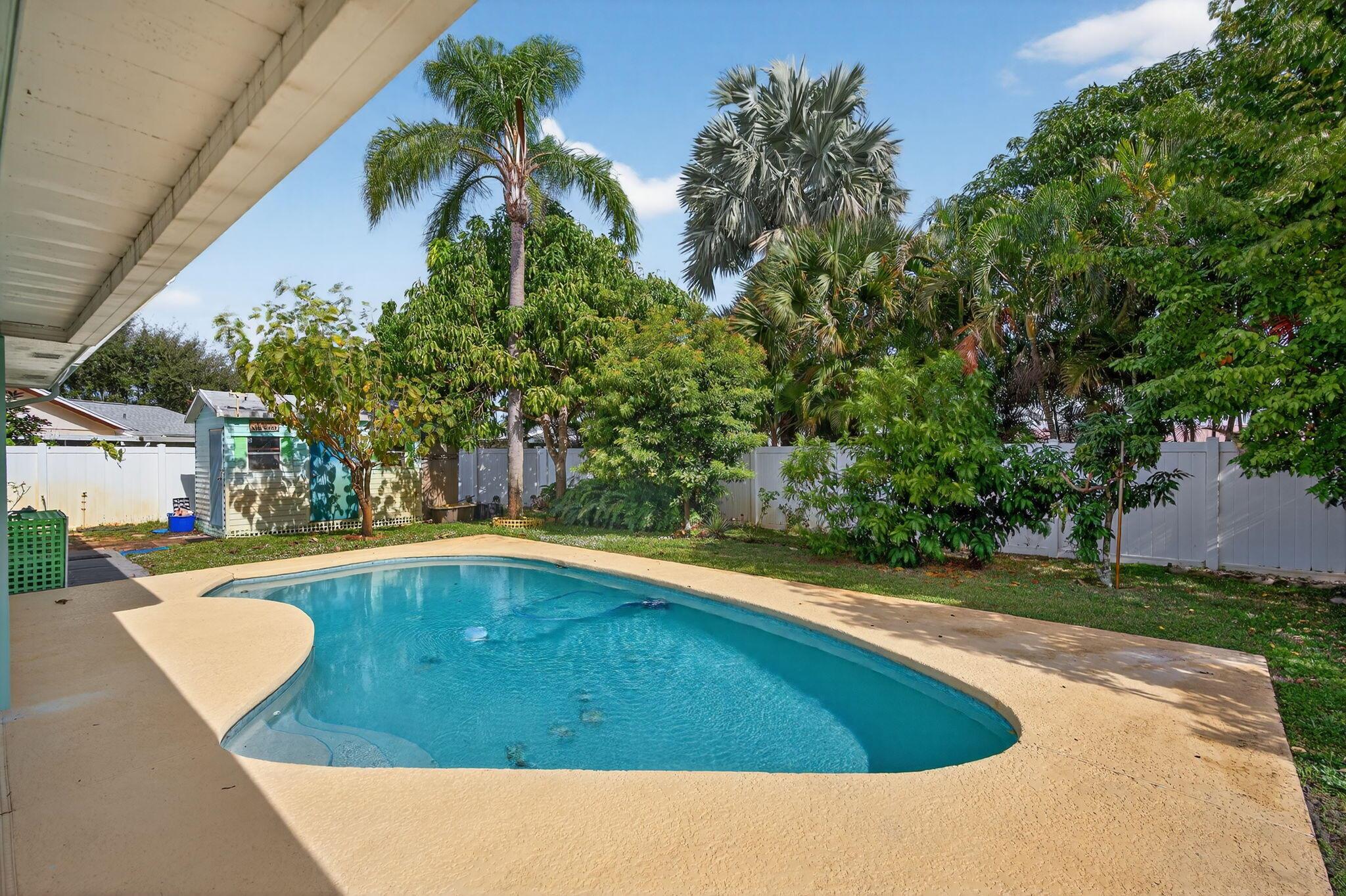 EASTRIDGE ESTATES / Hobe - Residential