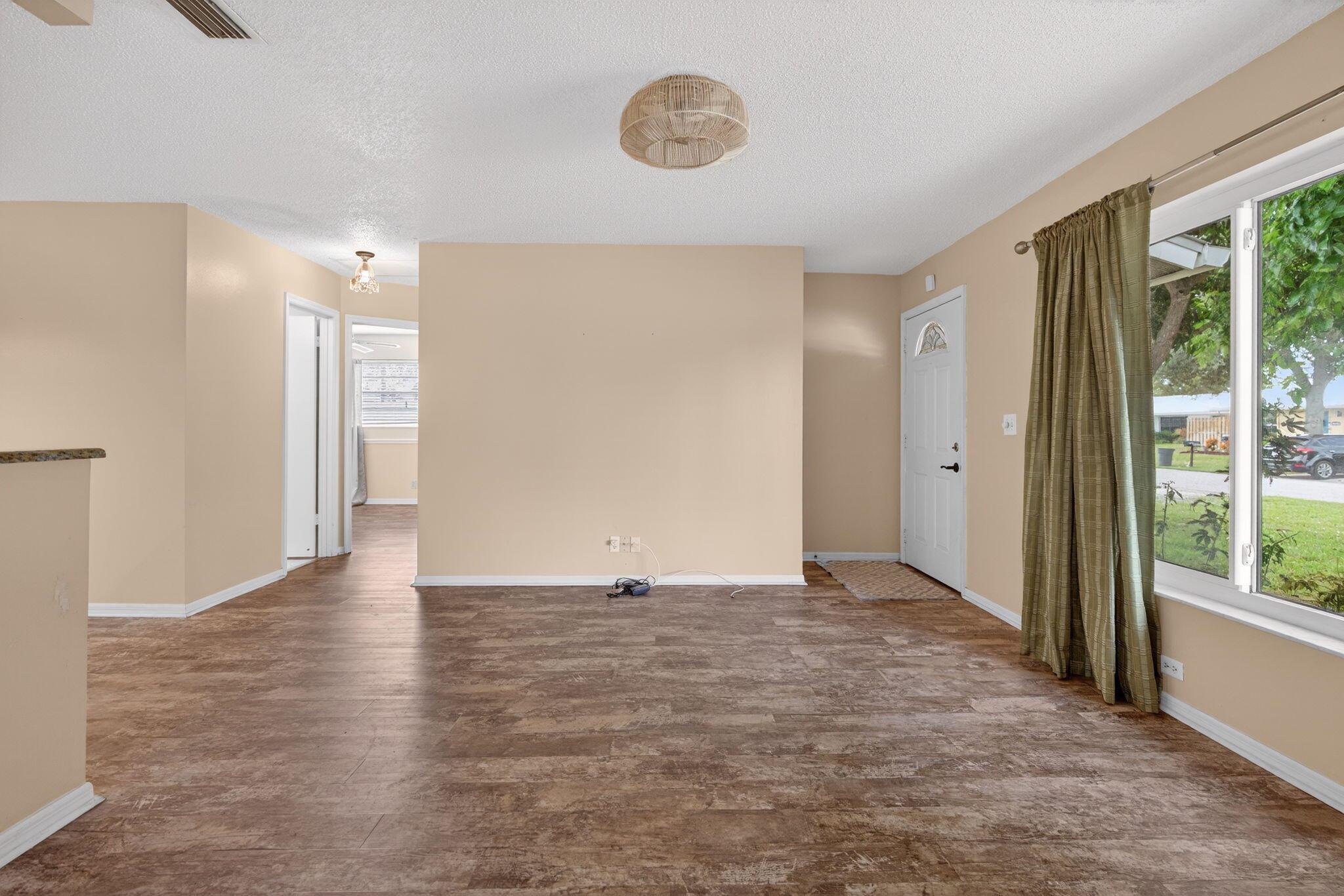 EASTRIDGE ESTATES / Hobe - Residential