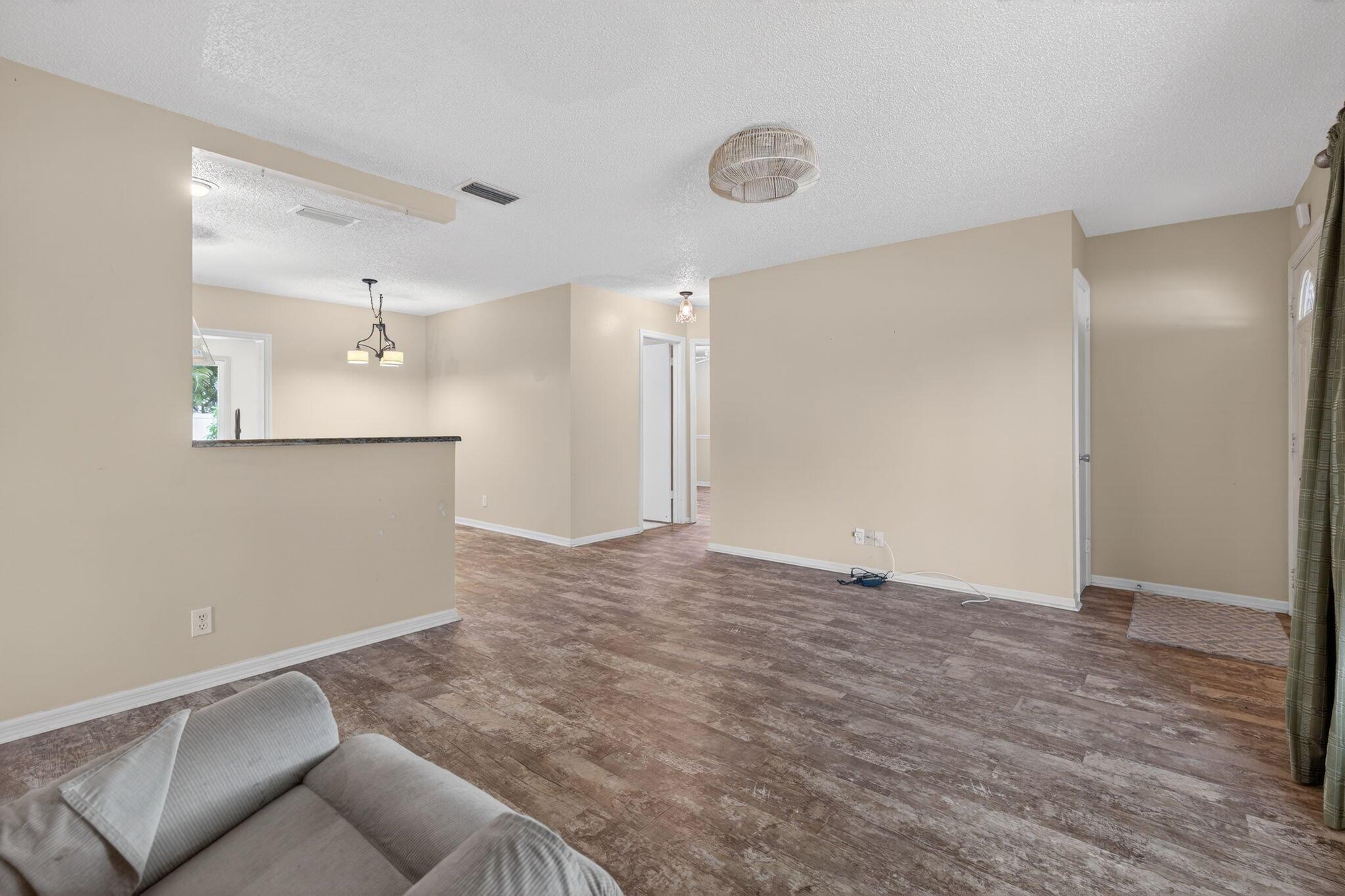 EASTRIDGE ESTATES / Hobe - Residential