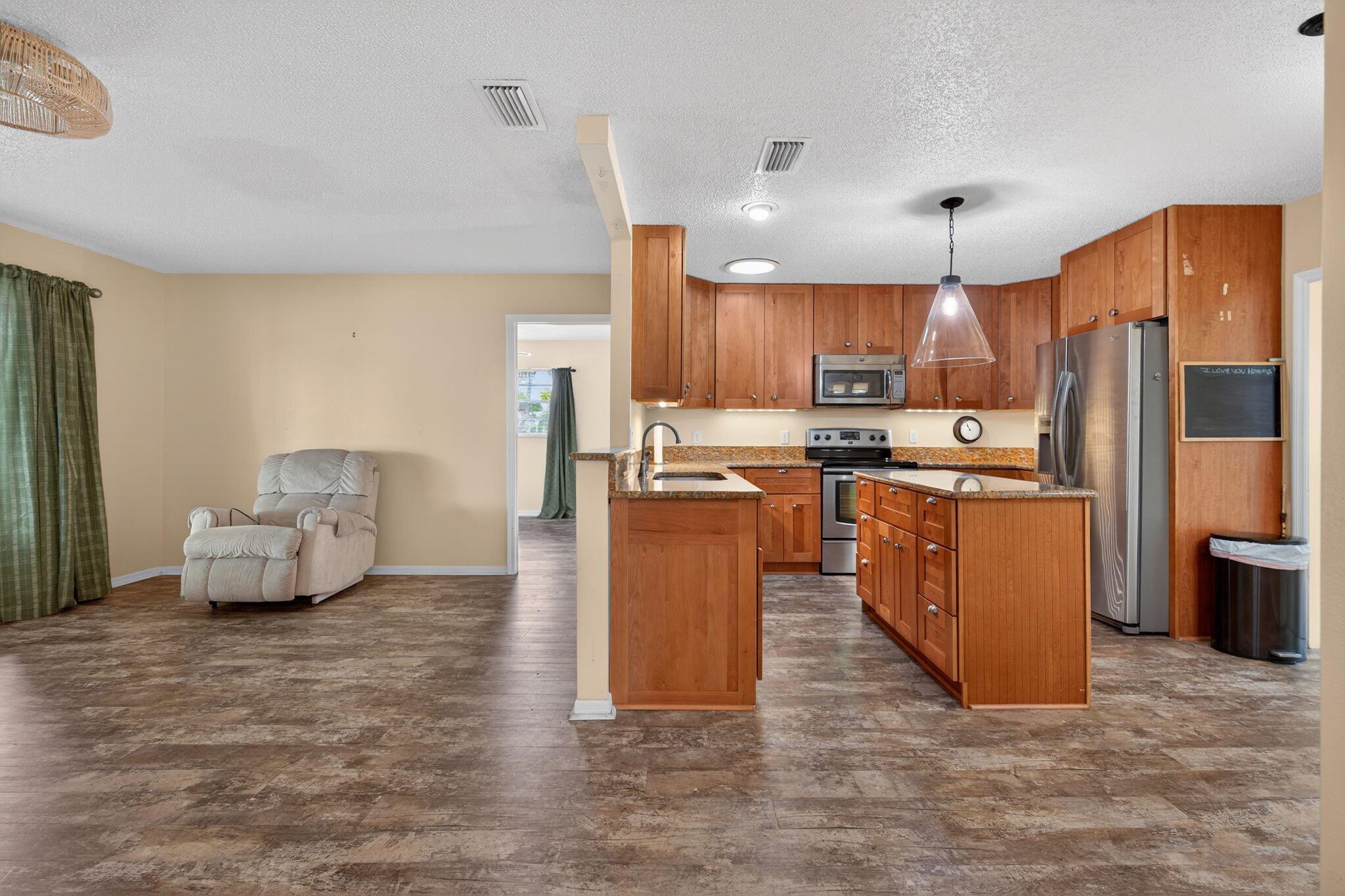 EASTRIDGE ESTATES / Hobe - Residential