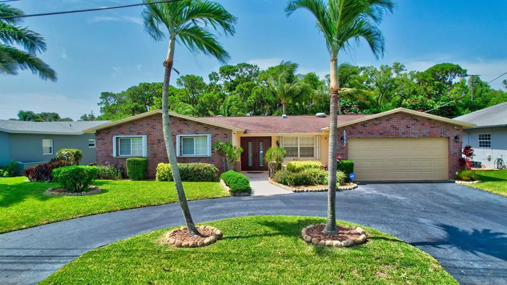 Photo of 1086 SW 28th Avenue, Boynton Beach, FL 33426 (MLS # R10730940)