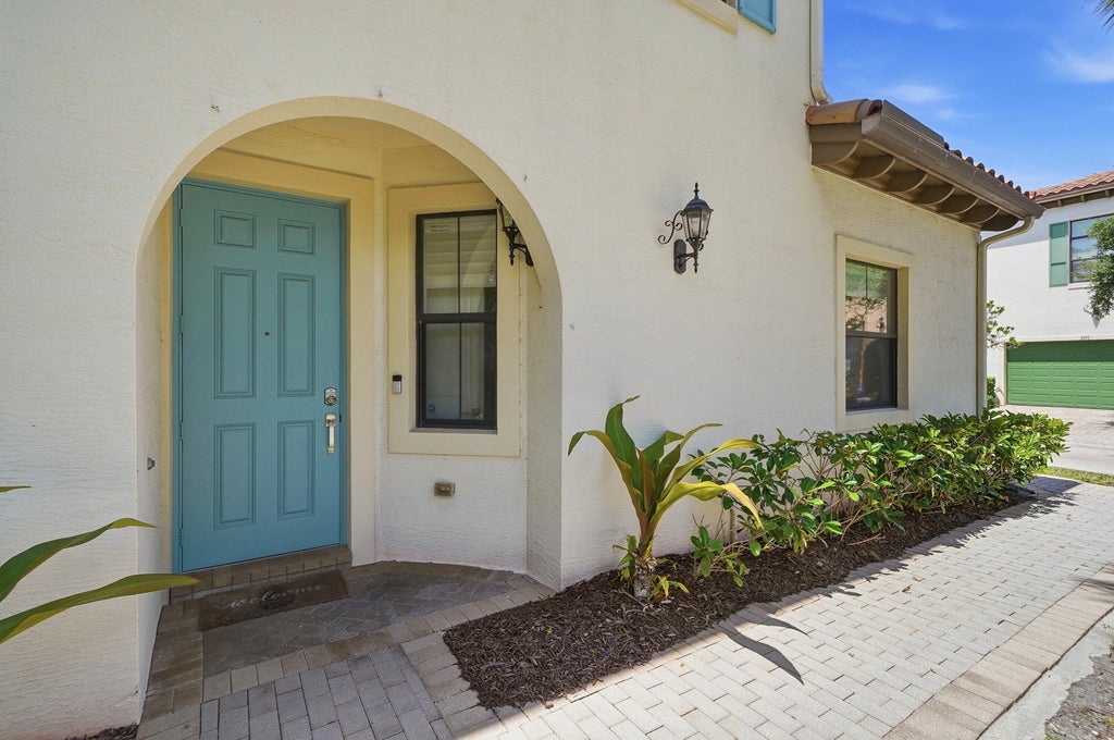 Photo of 3390 NW 125th Avenue, Sunrise, FL 33323 (MLS # B26041216)
