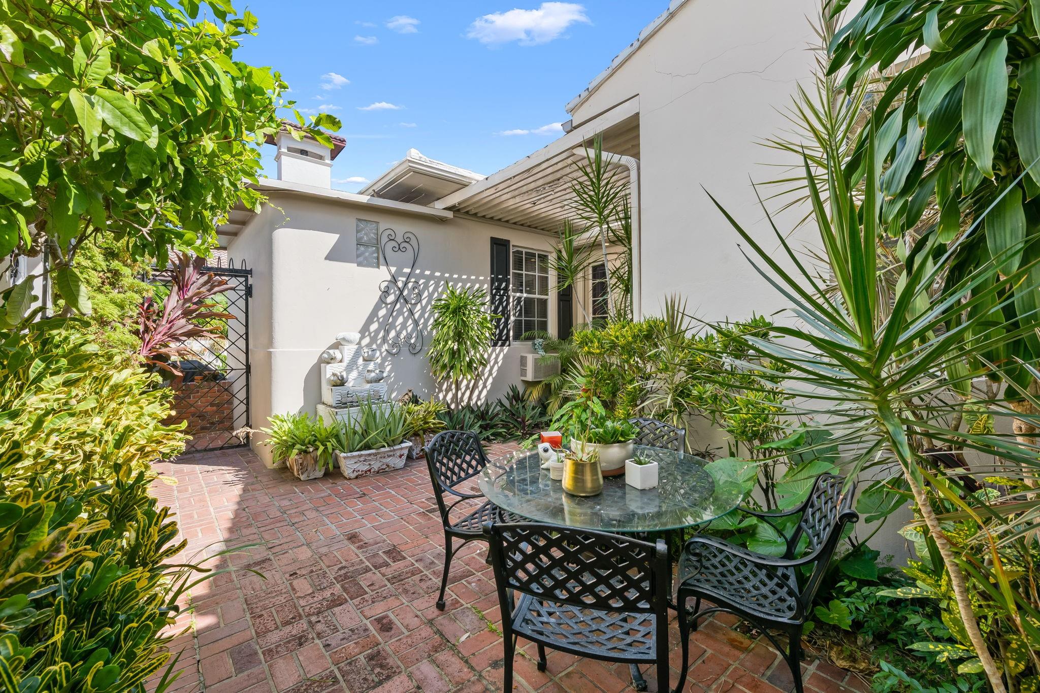 Rio Vista C J Hectors Res - Residential