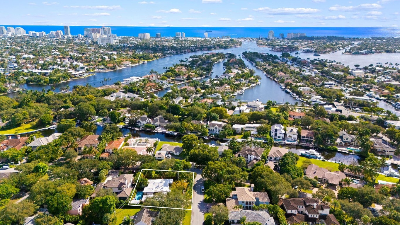 1252 N Rio Vista Boulevard