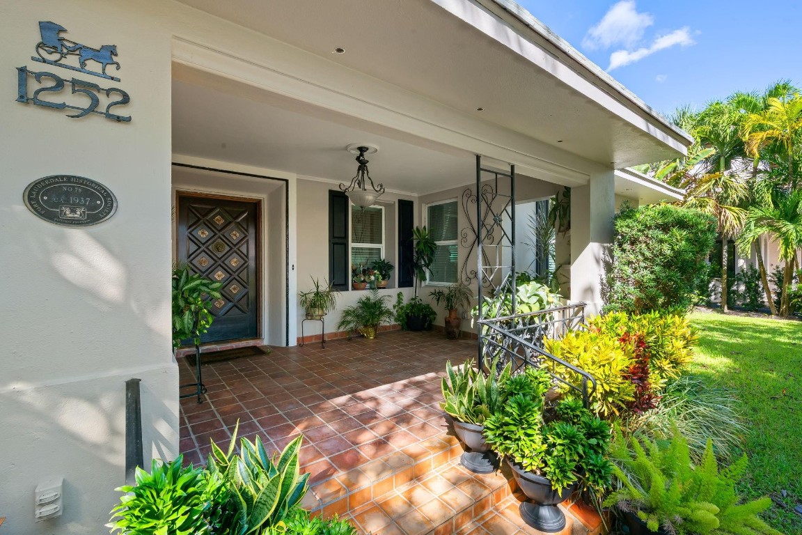 1252 N Rio Vista Boulevard