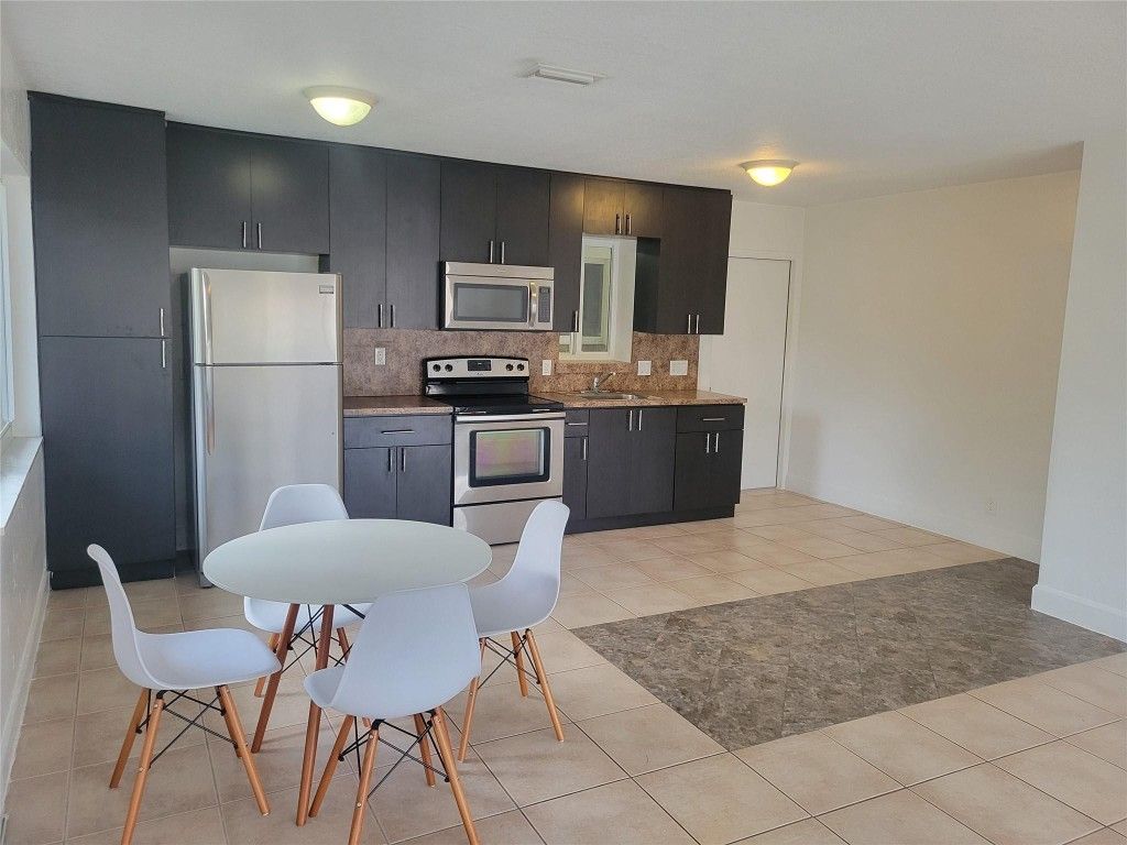 Photo of 600 S Luna Court #29, Hollywood, FL 33021 (MLS # F10548435)