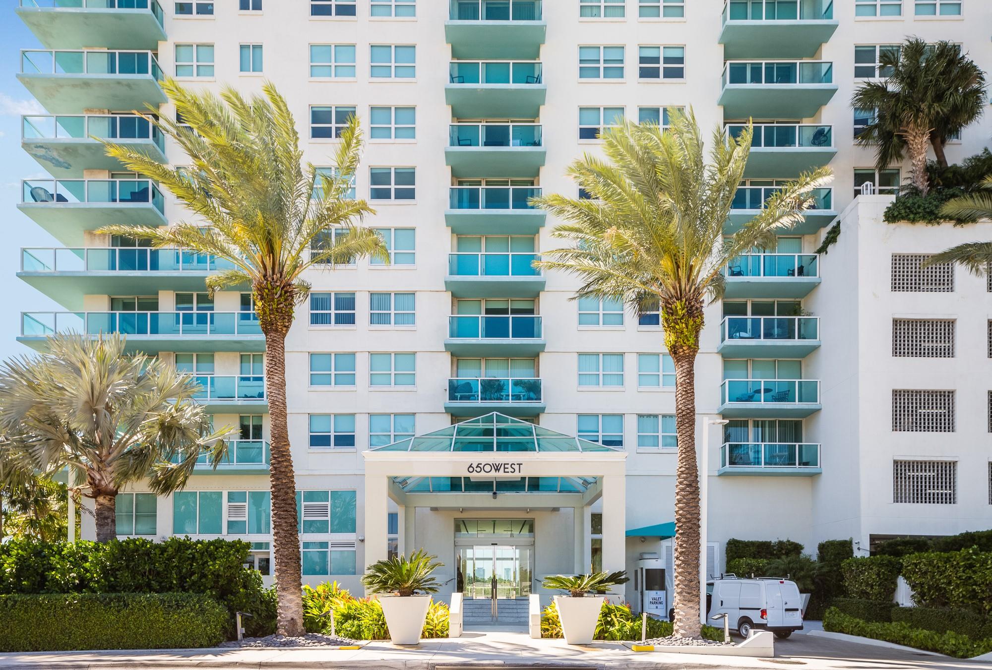 Breathtaking views and luxury living await you in this fully furnished 3BD/2BA seasonal rental at The Floridian, South Beach. Located on the 28th floor, enjoy panoramic views of Biscayne Bay and the Miami skyline. Features include porcelain tile throughout, a modern kitchen w/ stainless steel appliances, custom lighting, and in-unit washer/dryer. The unit includes 2 garage parking spaces. Live in one of South Beach's premier waterfront buildings offering 5-star amenities: bayfront pool, fitness center, tennis court, hot tub, spa, 24-hour concierge, valet, etc. Lease available for 6 to 9 months, Water and internet included. Walk to Whole Foods, West Ave shops, restaurants, and the beach. Ideal for those seeking comfort, convenience, and views in the heart of Miami Beach.