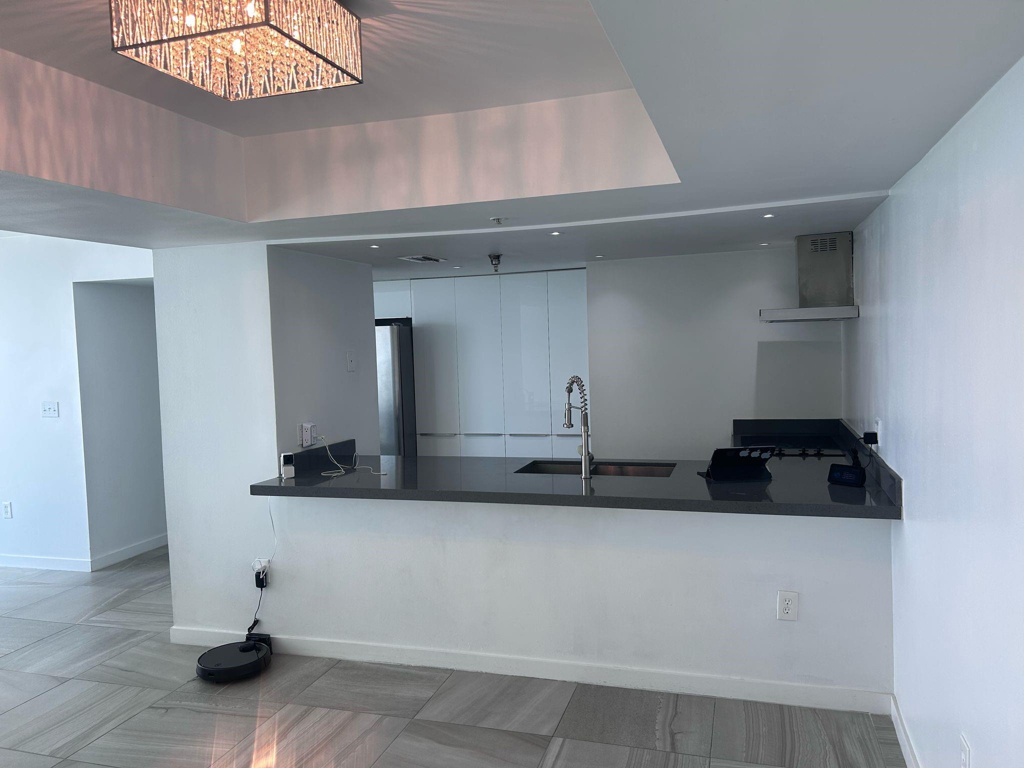 650 West Ave 2808