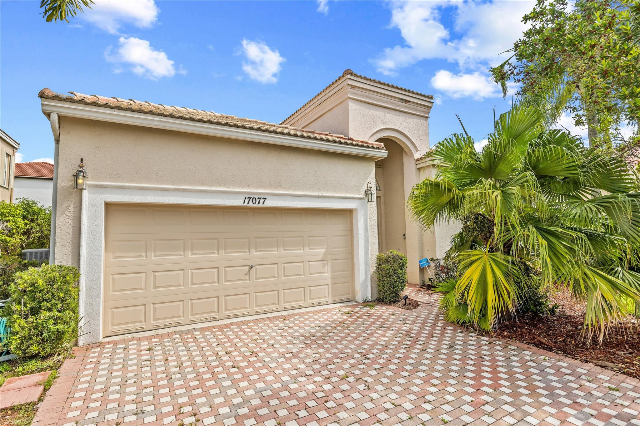 Riviera Isles I 167-28 B - Residential