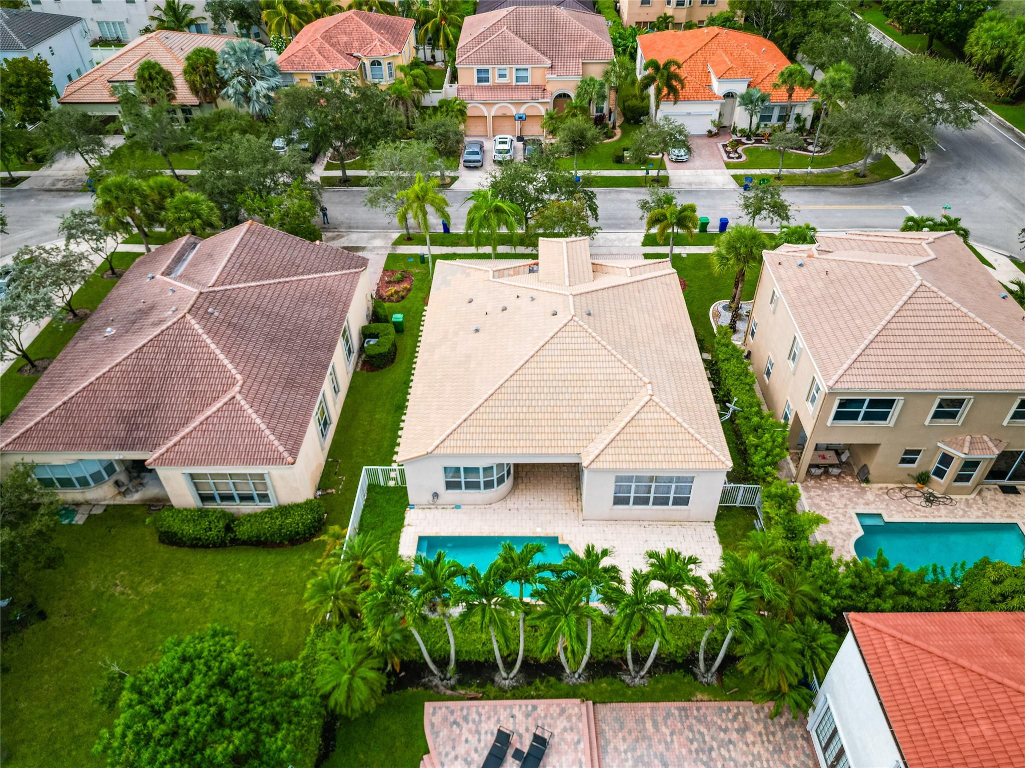 Riviera Isles I 167-28 B - Residential