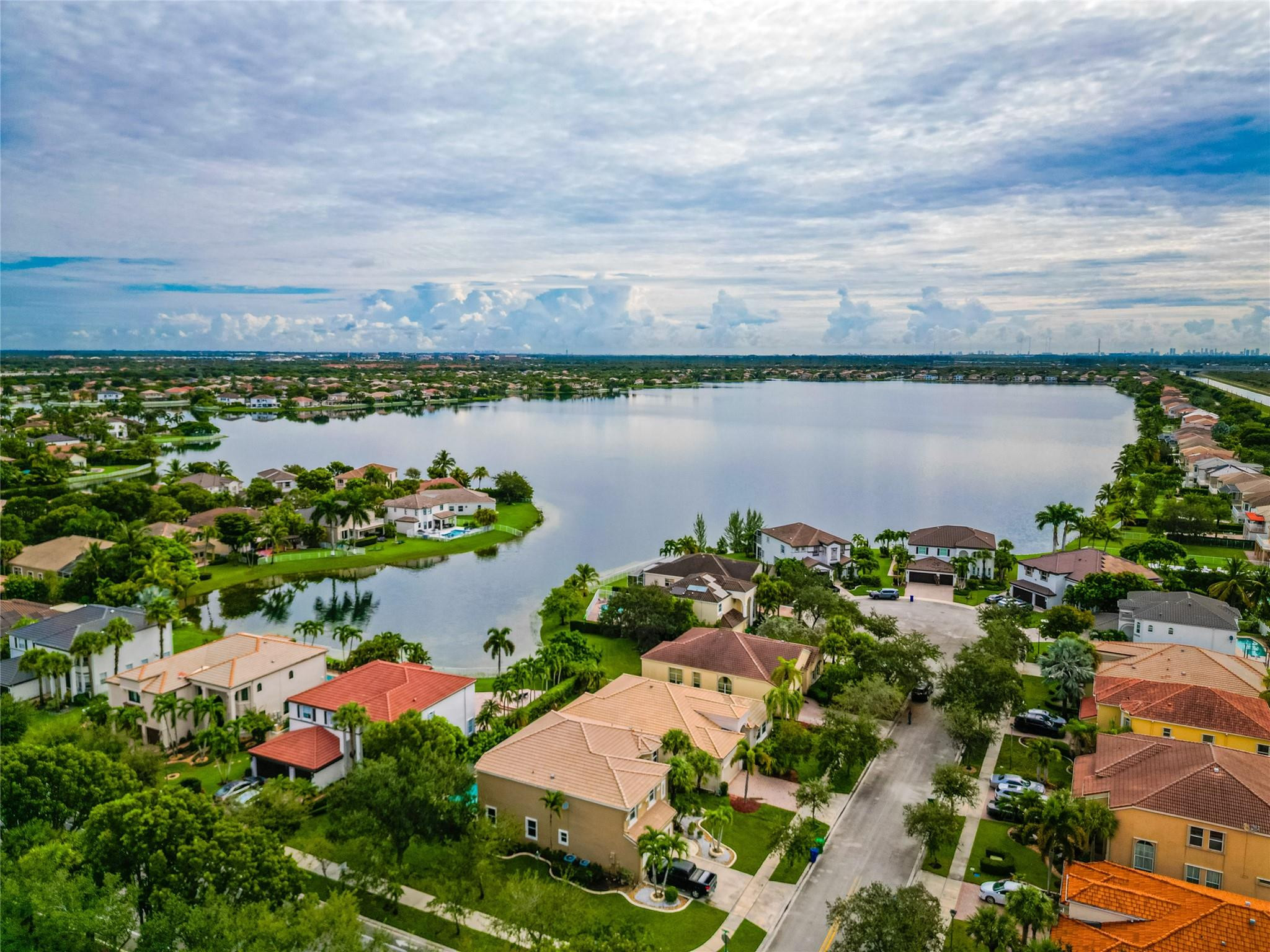 Riviera Isles I 167-28 B - Residential