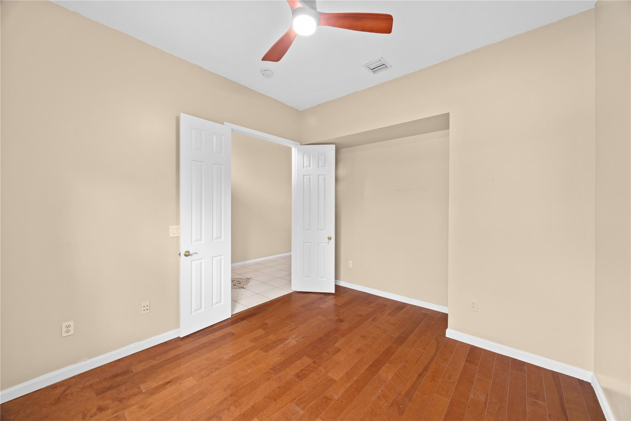 Riviera Isles I 167-28 B - Residential