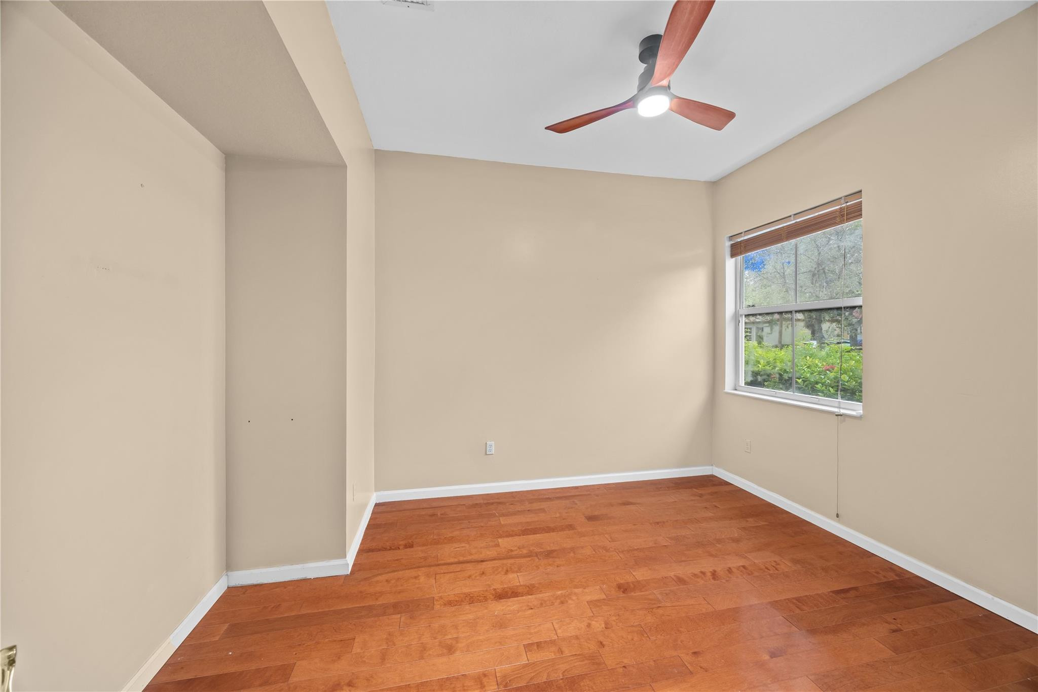 Riviera Isles I 167-28 B - Residential