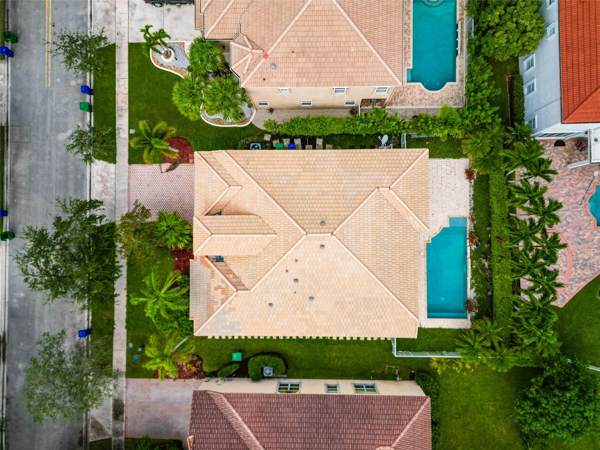 Riviera Isles I 167-28 B - Residential