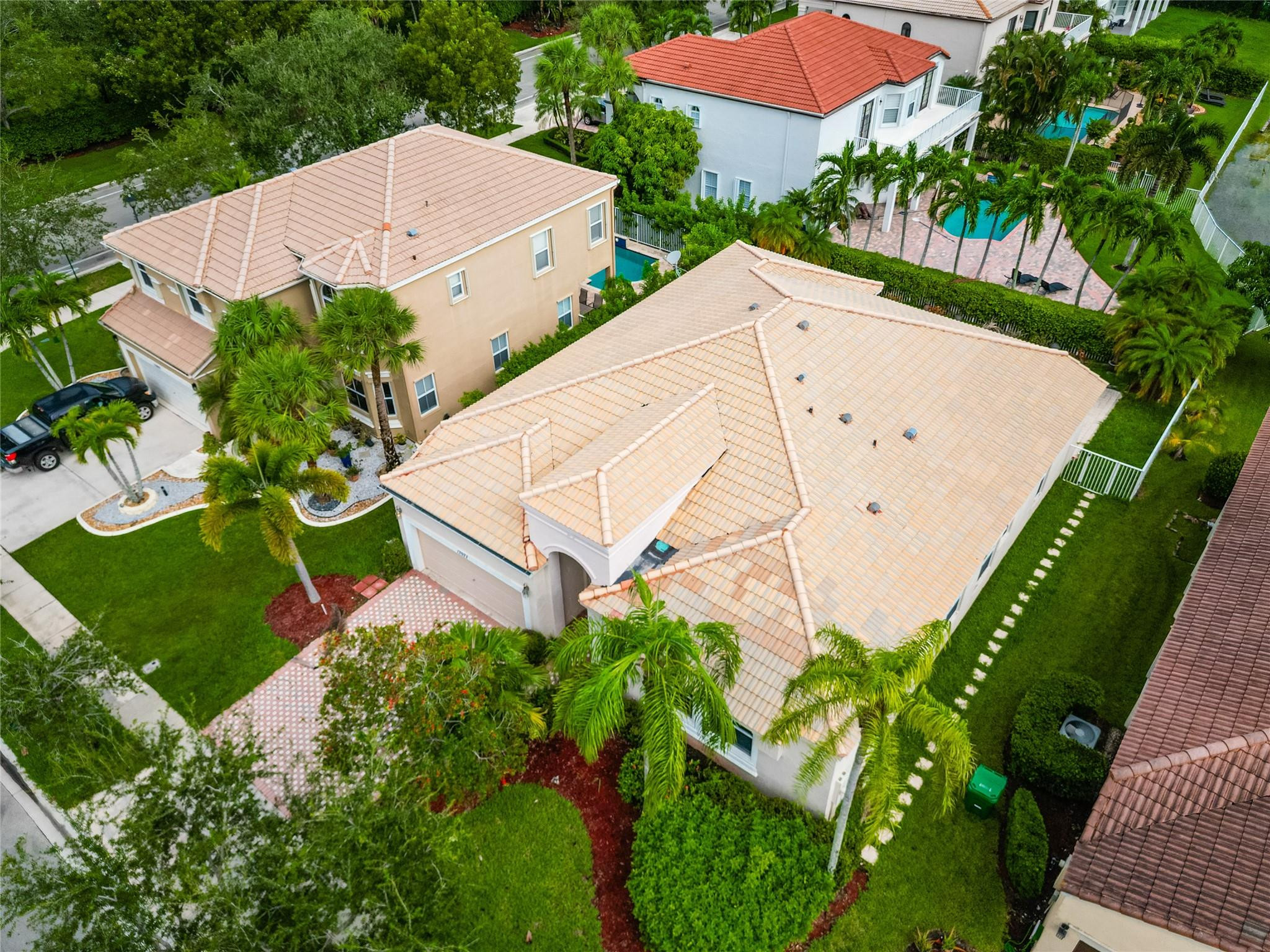 Riviera Isles I 167-28 B - Residential