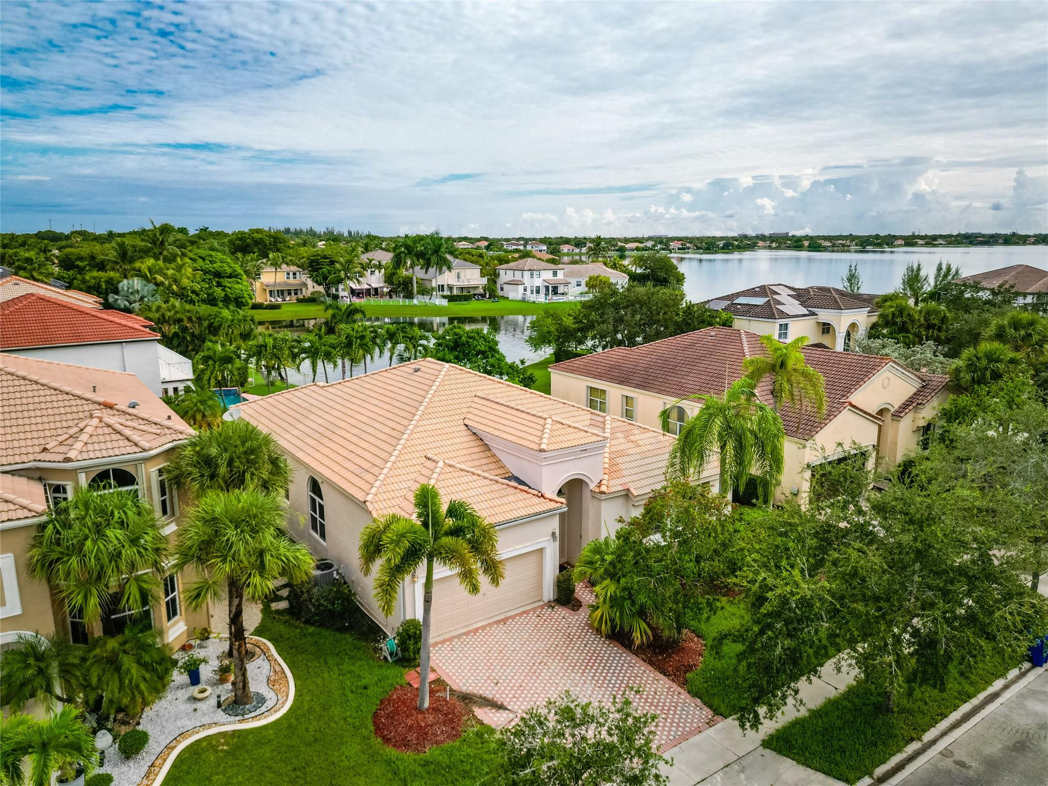 Riviera Isles I 167-28 B - Residential