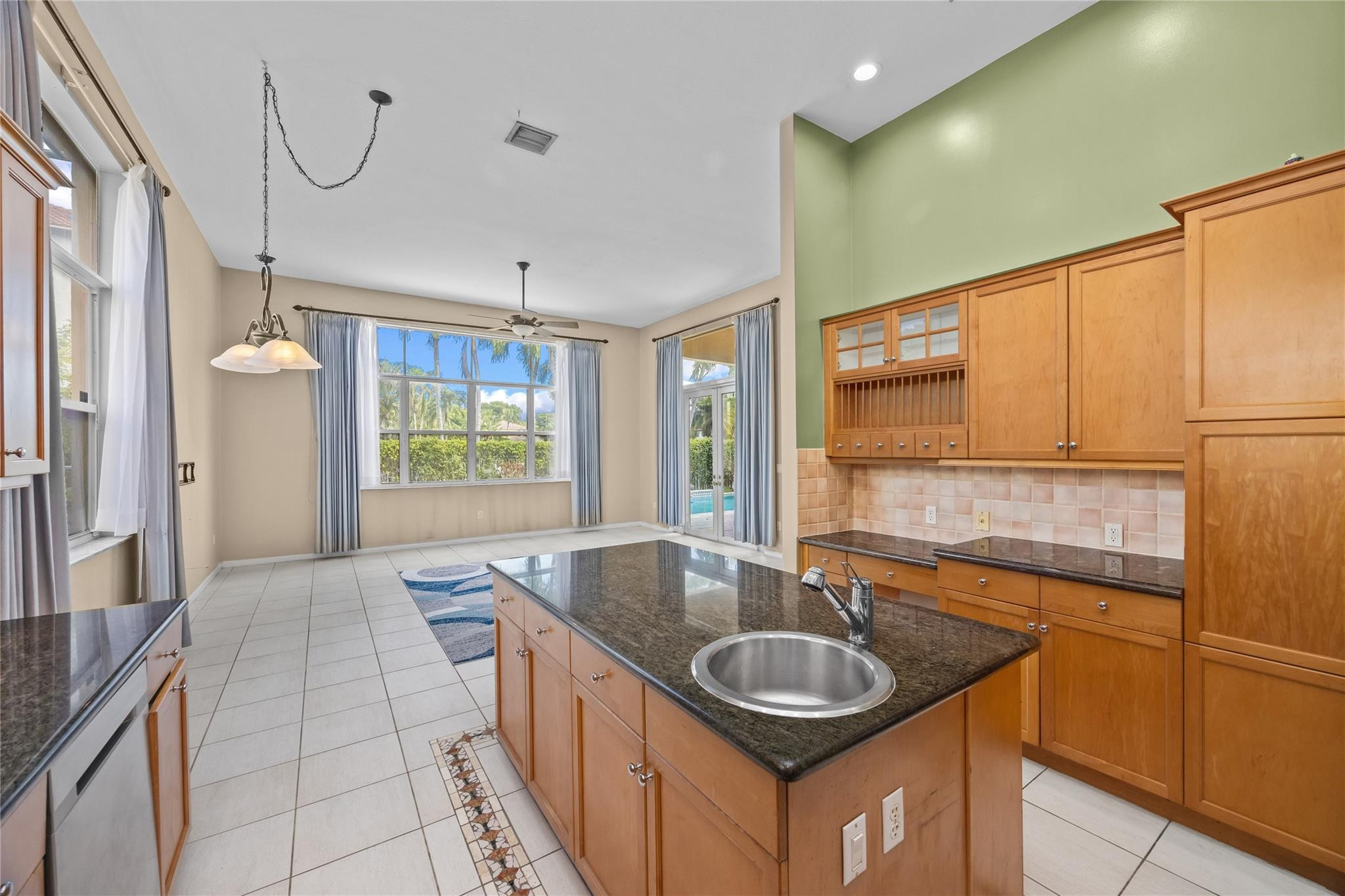 Riviera Isles I 167-28 B - Residential