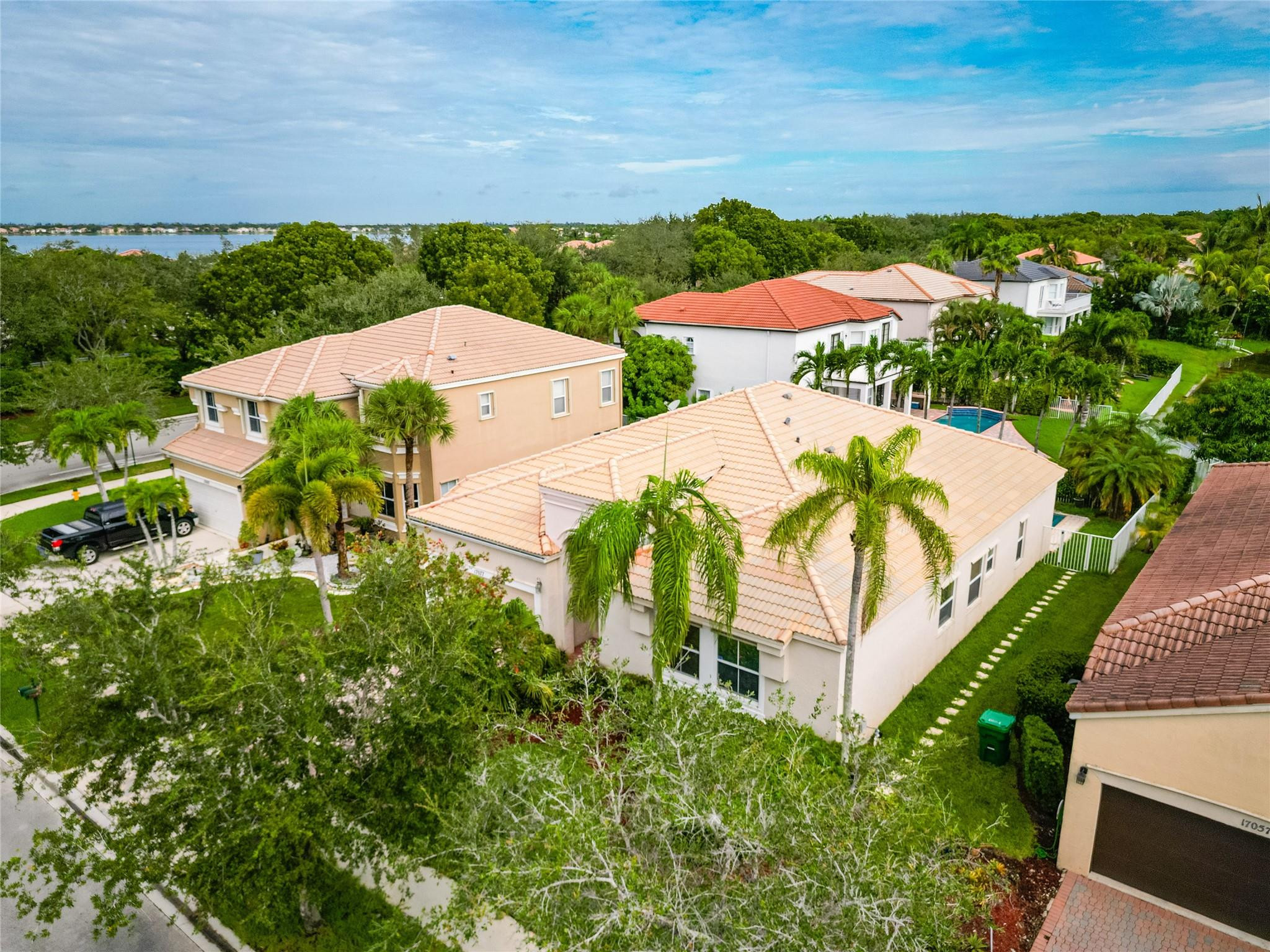 Riviera Isles I 167-28 B - Residential