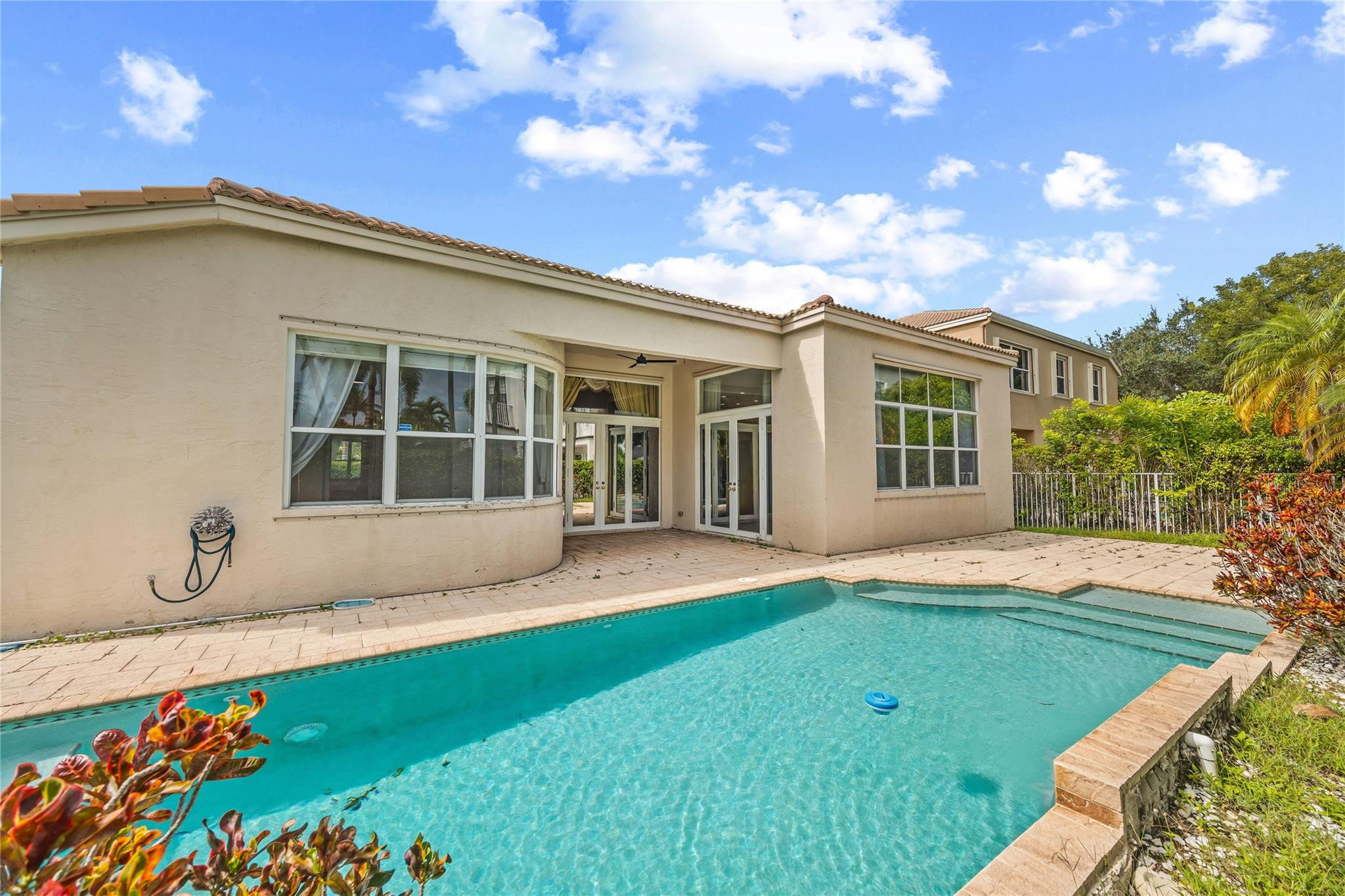 Riviera Isles I 167-28 B - Residential