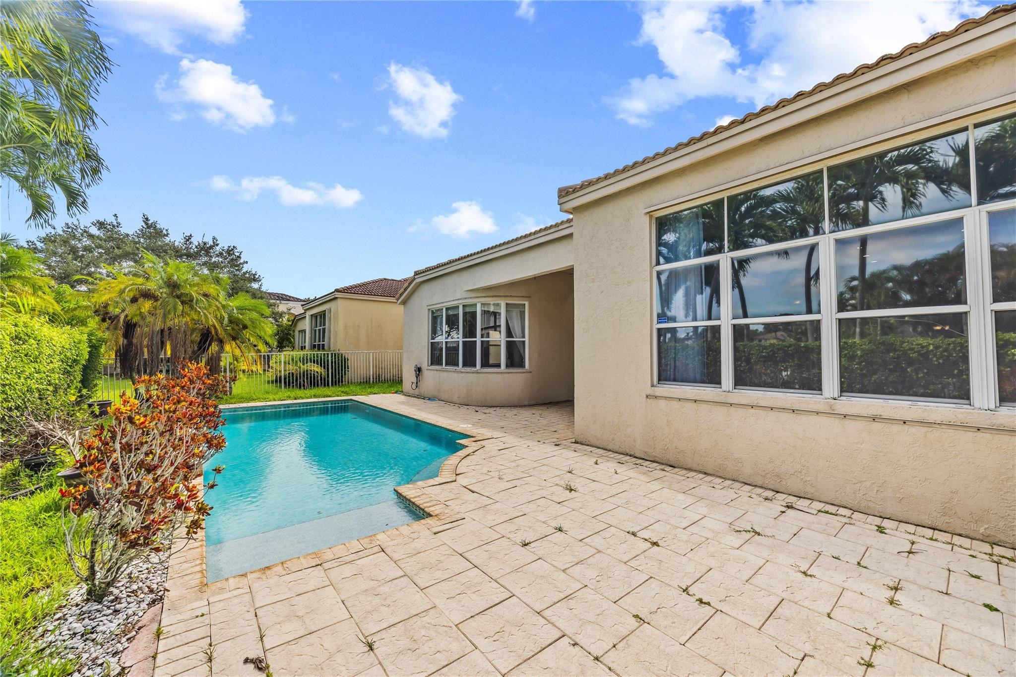 Riviera Isles I 167-28 B - Residential