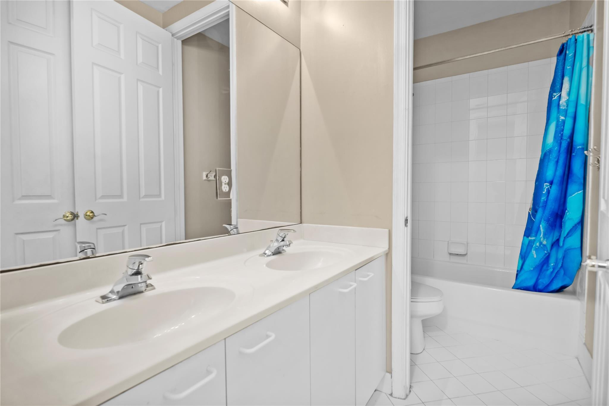 Riviera Isles I 167-28 B - Residential