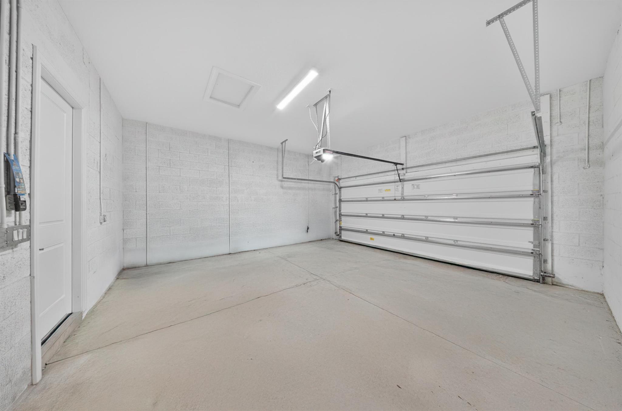 NEWFIELD CROSSROADS PHASE - Residential Lease