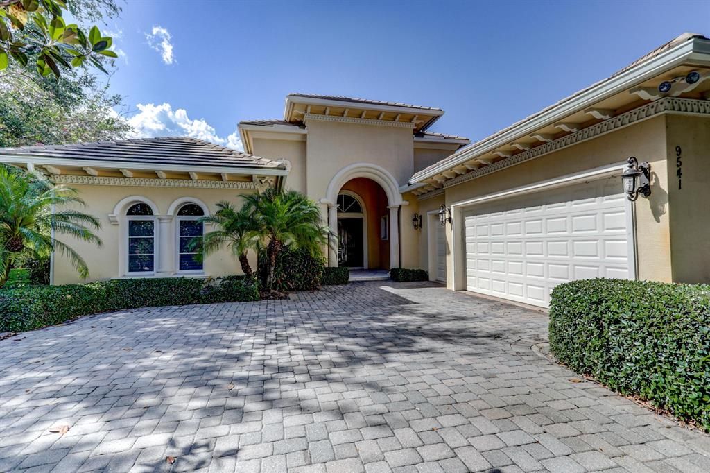 Photo of 9541 SE Sandpine Lane, Hobe Sound, FL 33455 (MLS # R10722365)