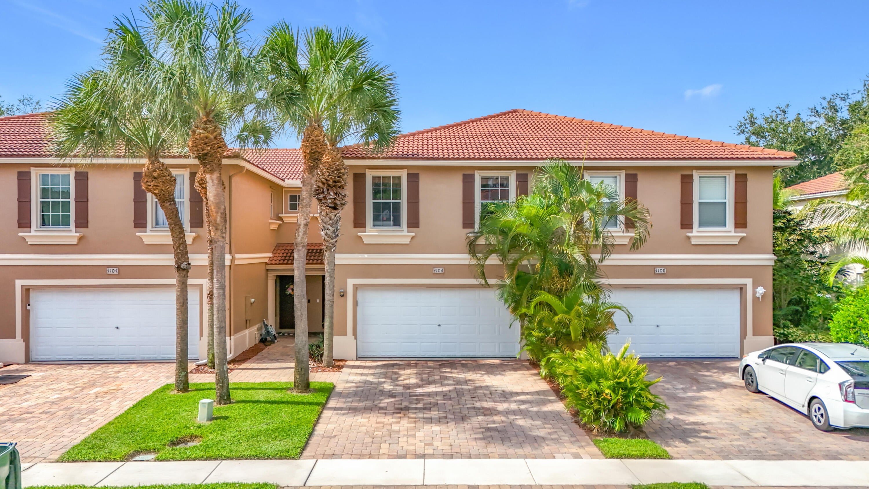 4106 WINDMILL PALM Way