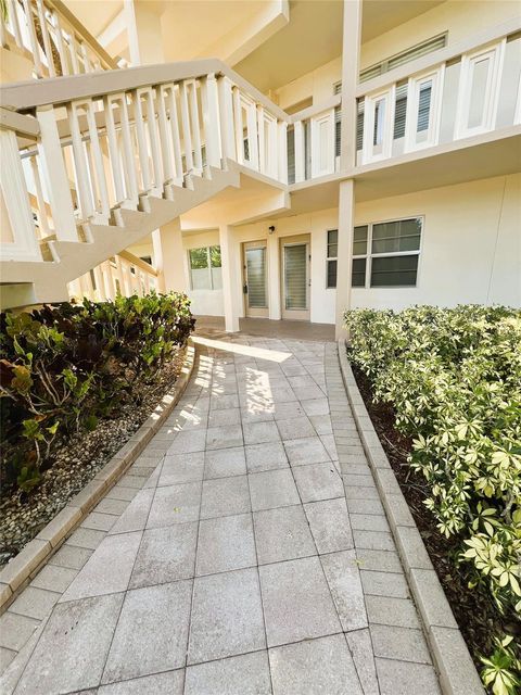 Condominium in Coconut Creek FL 2801 Victoria Way Way 25.jpg